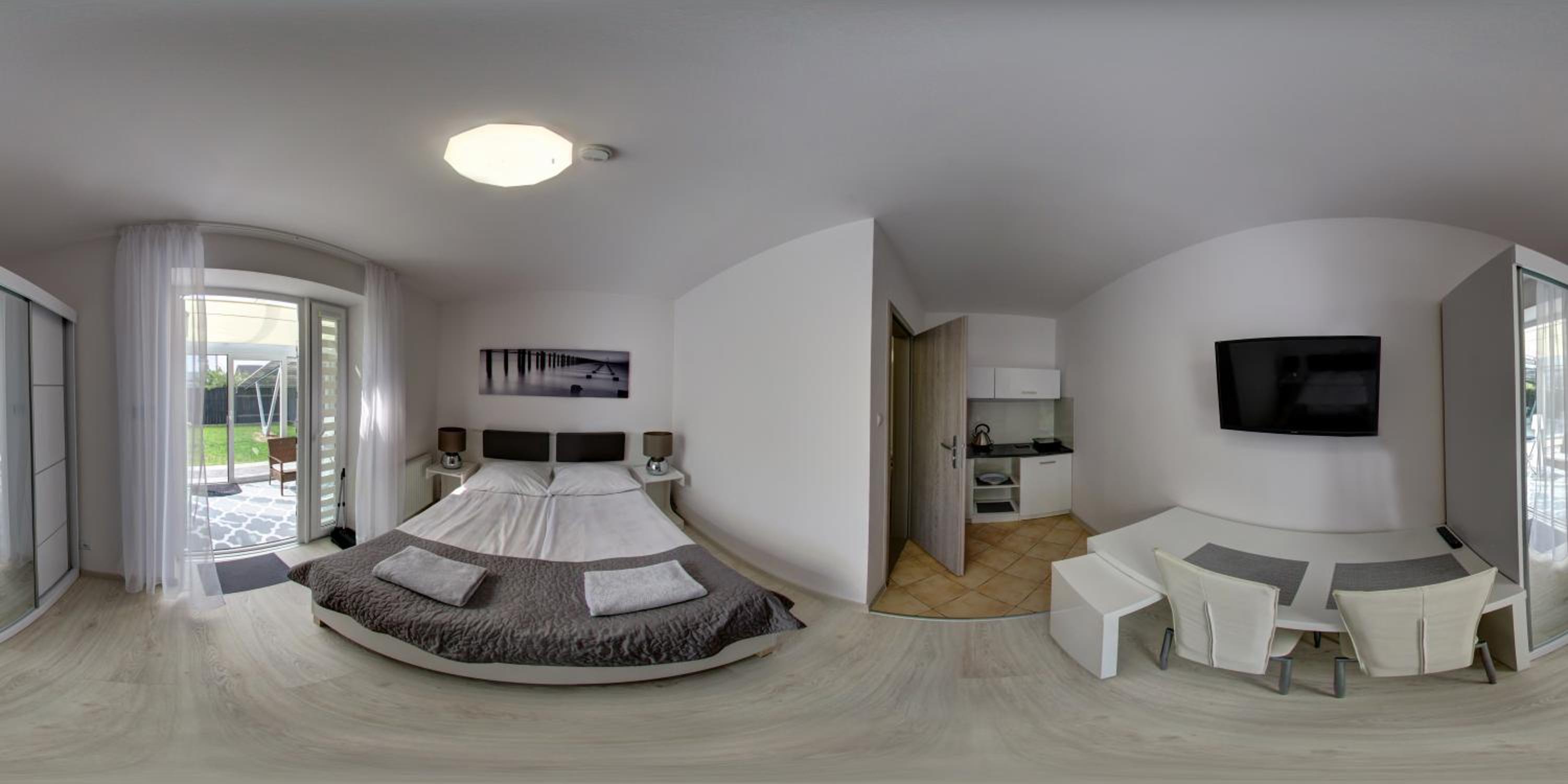 Double Room - Photo 14