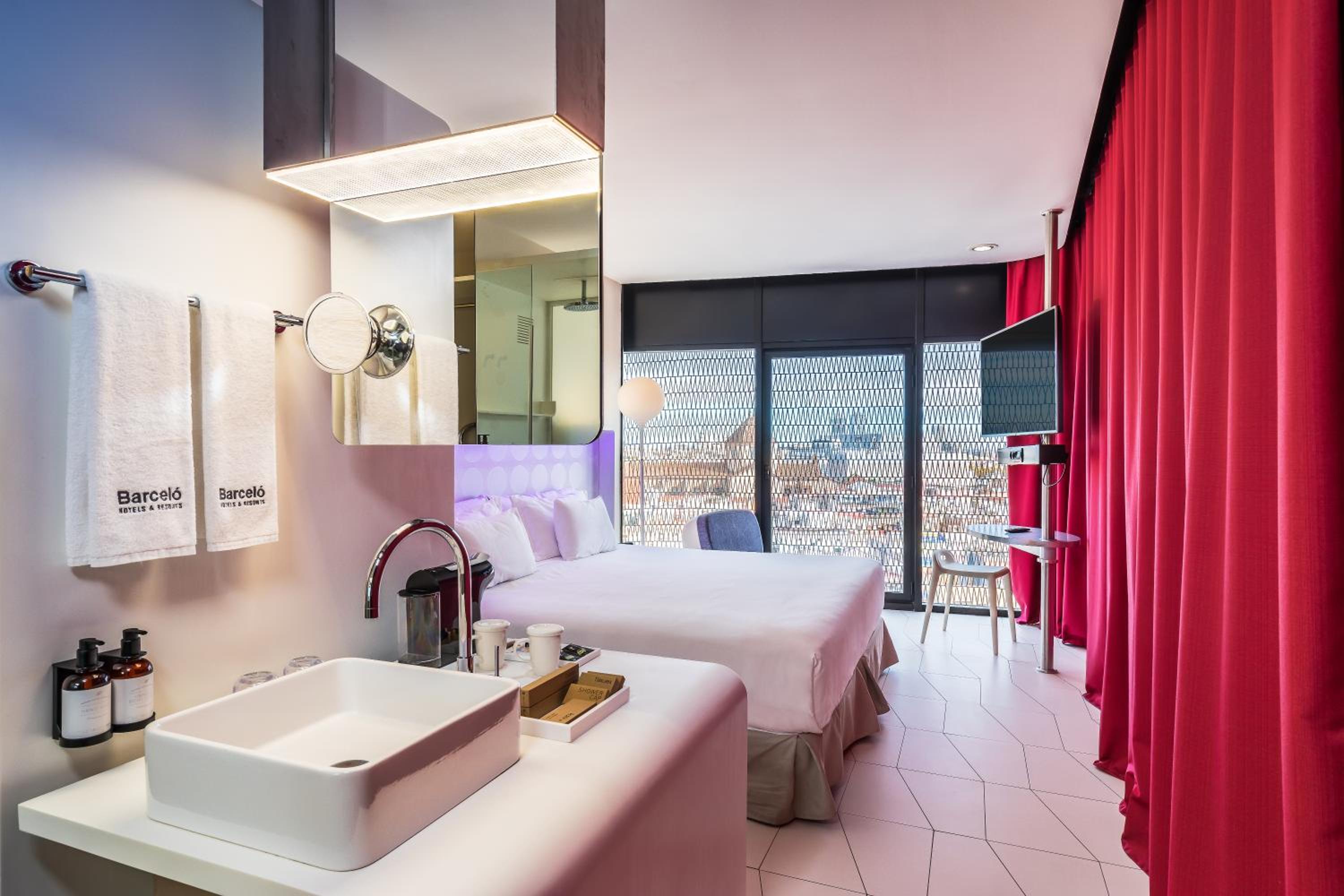 Deluxe Barcelona city View photo 3