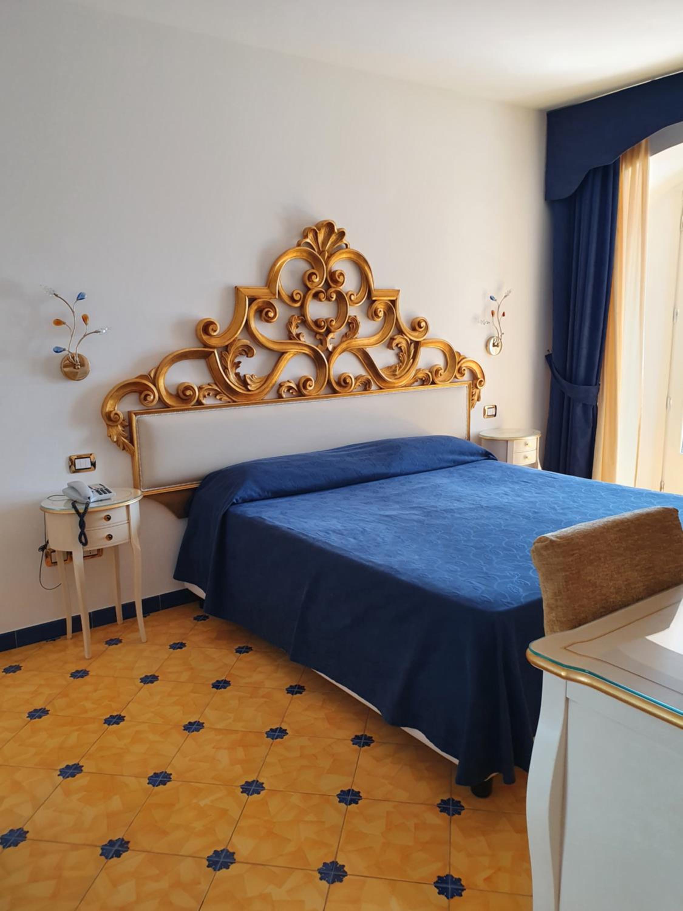 Deluxe Double or Twin Room photo 2