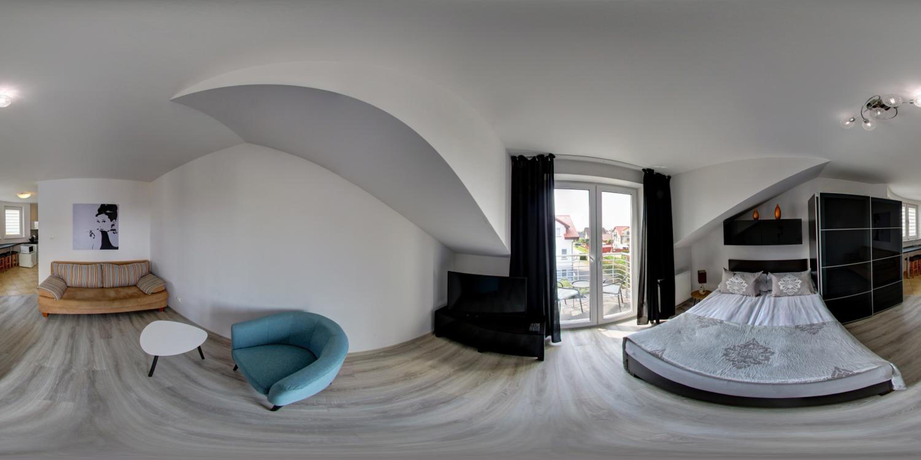 Quadruple Room with Bath - Photo 3