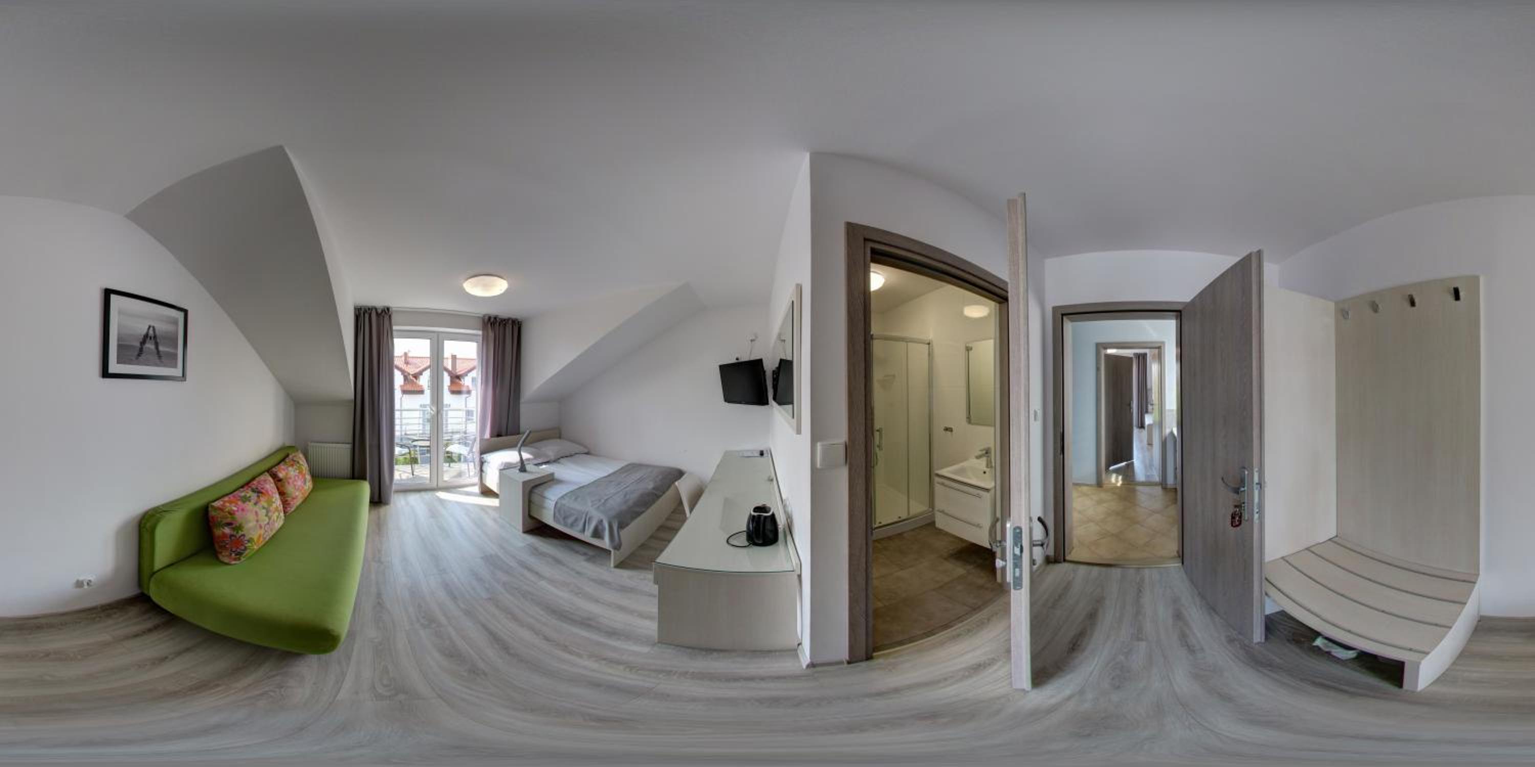 Double Room with Balcony - Photo 4