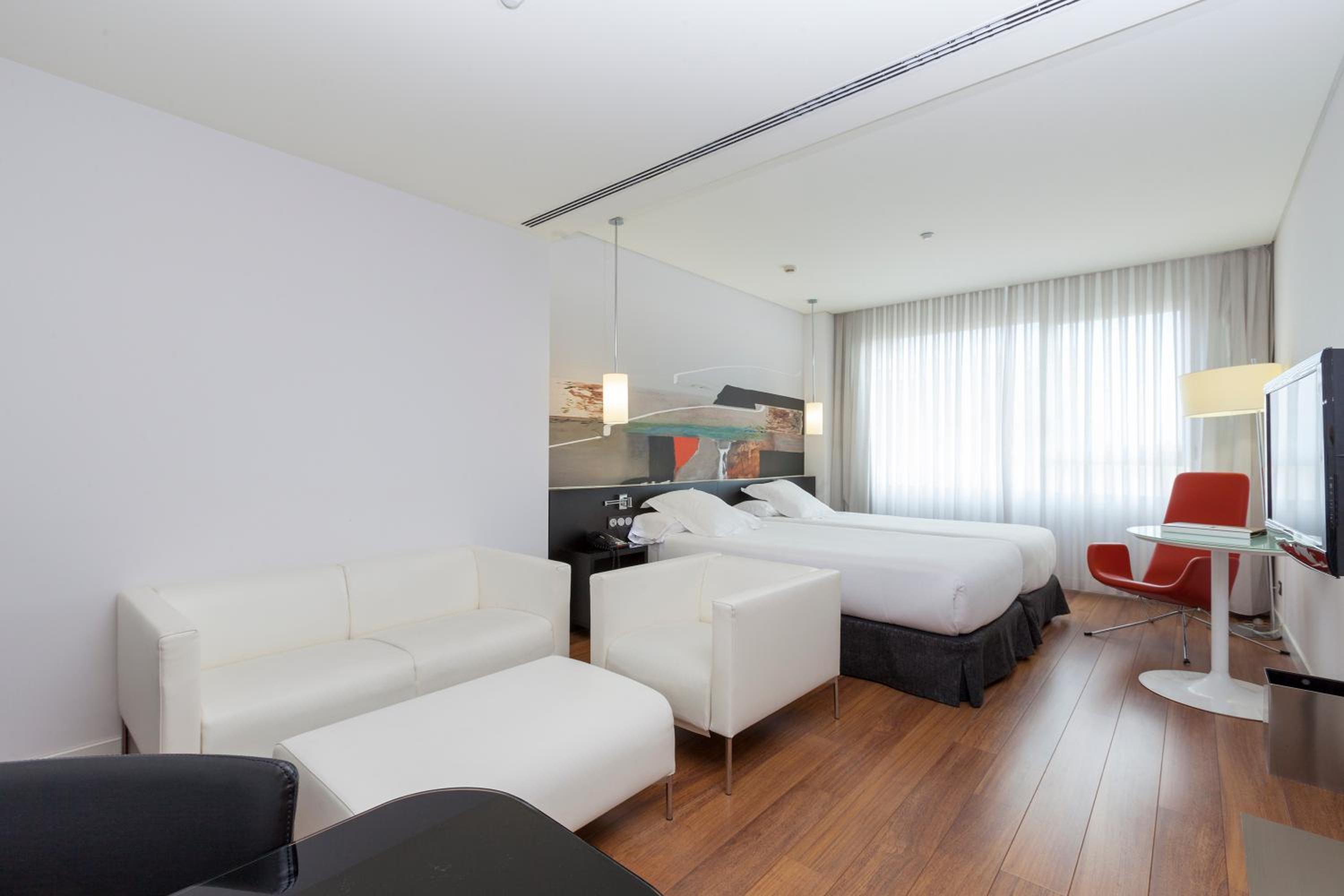  Executive Double or Twin Room with free airport shuttle - Photo 20