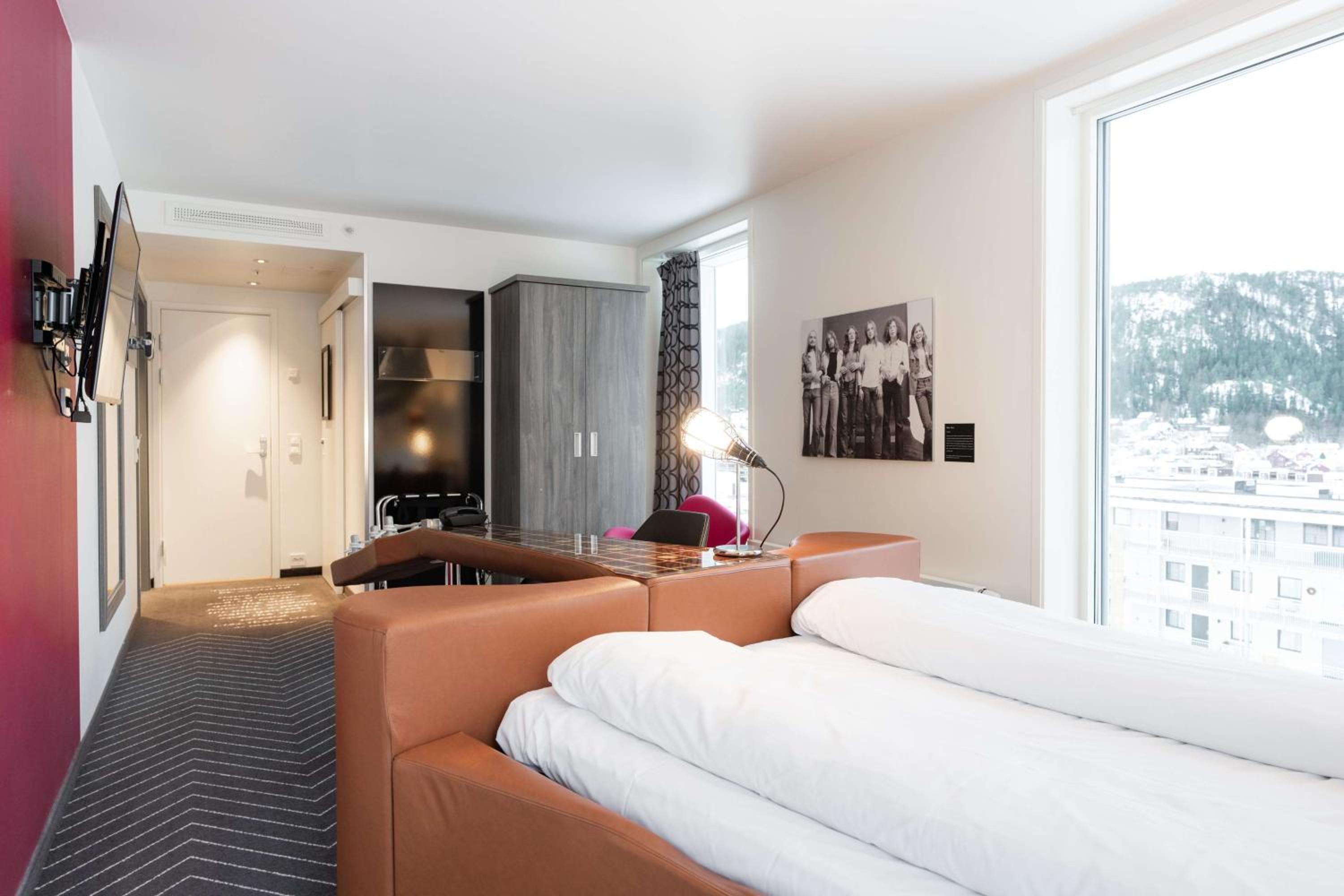 Superior King Room - Photo 7
