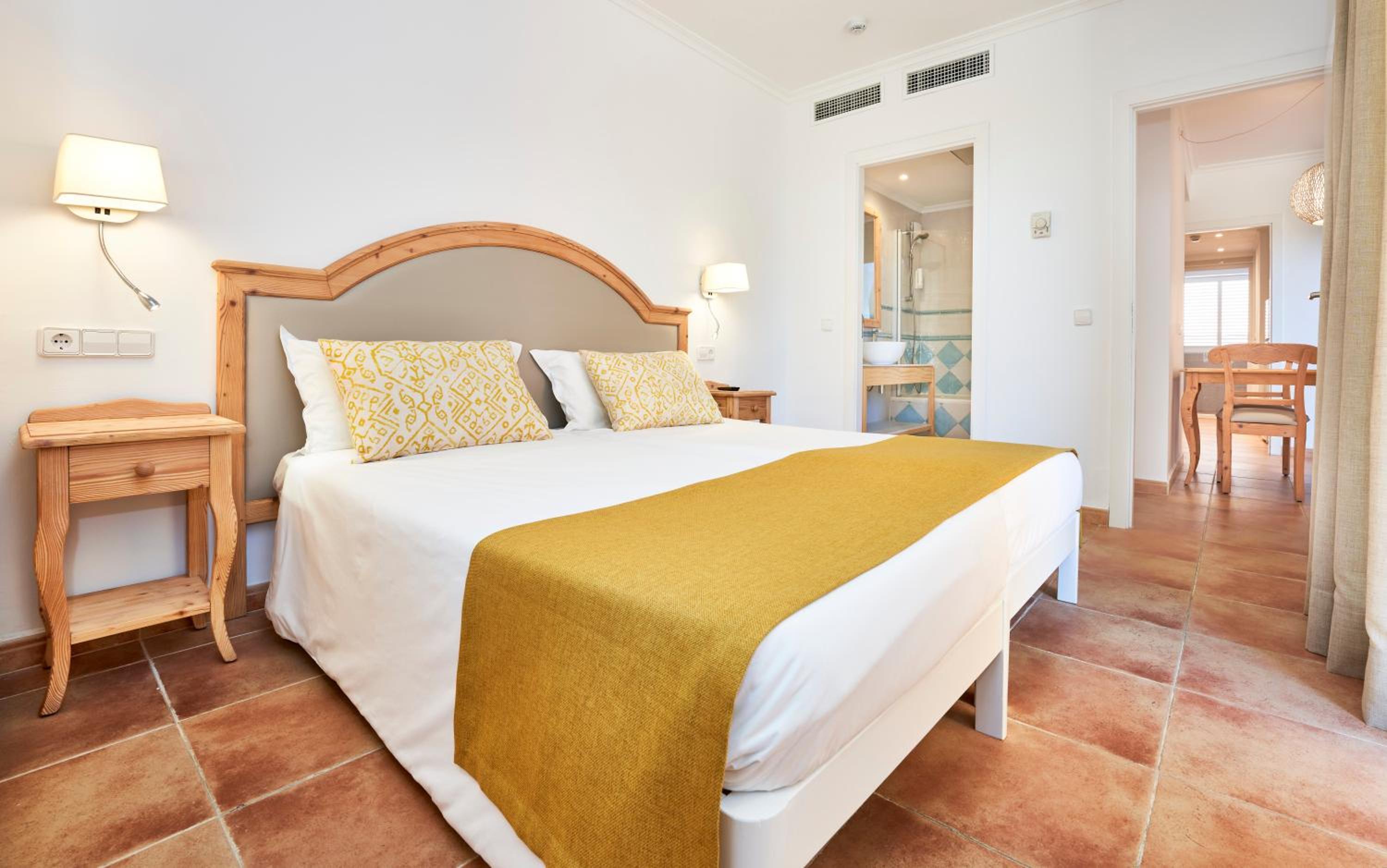Two-Bedroom Apartment thumbnail 5