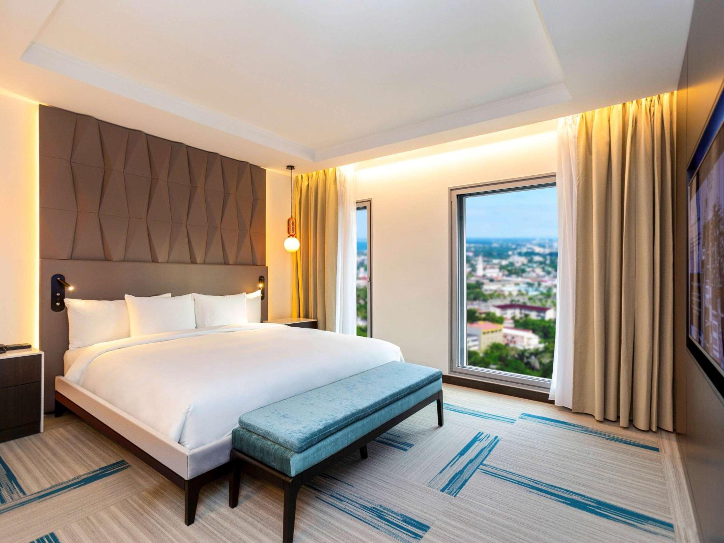 Superior King Suite - Photo 1