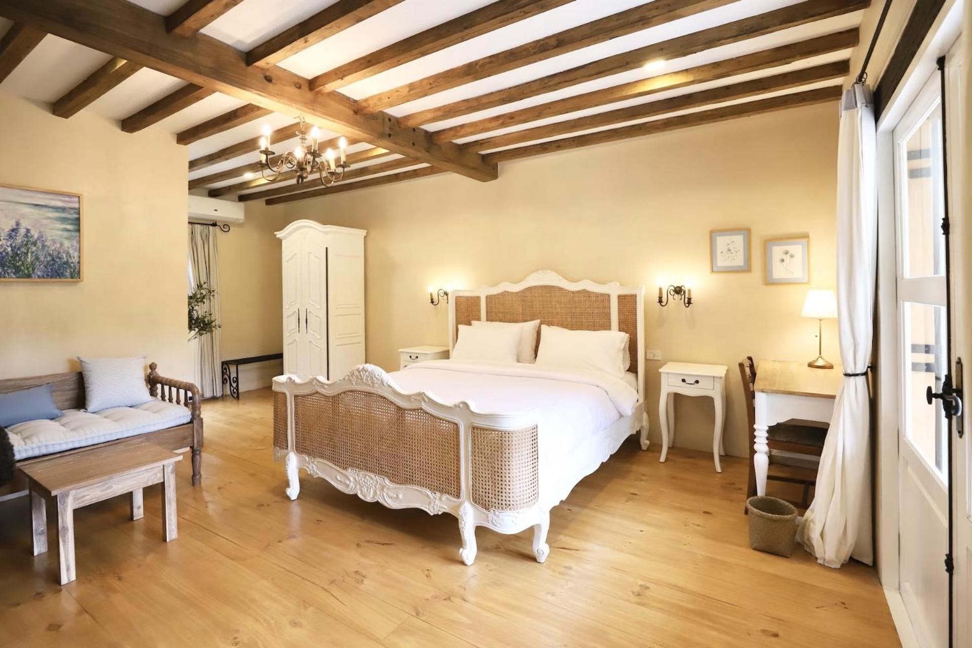 Standard King Room - Photo 2