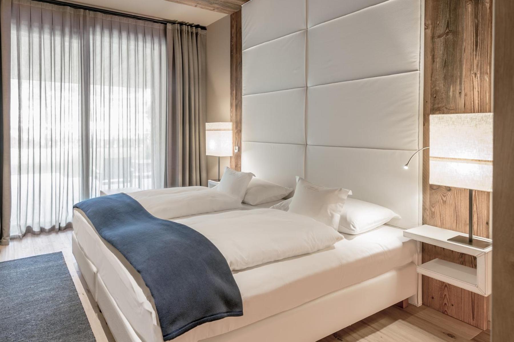 Two-Bedroom Suite - Photo 2