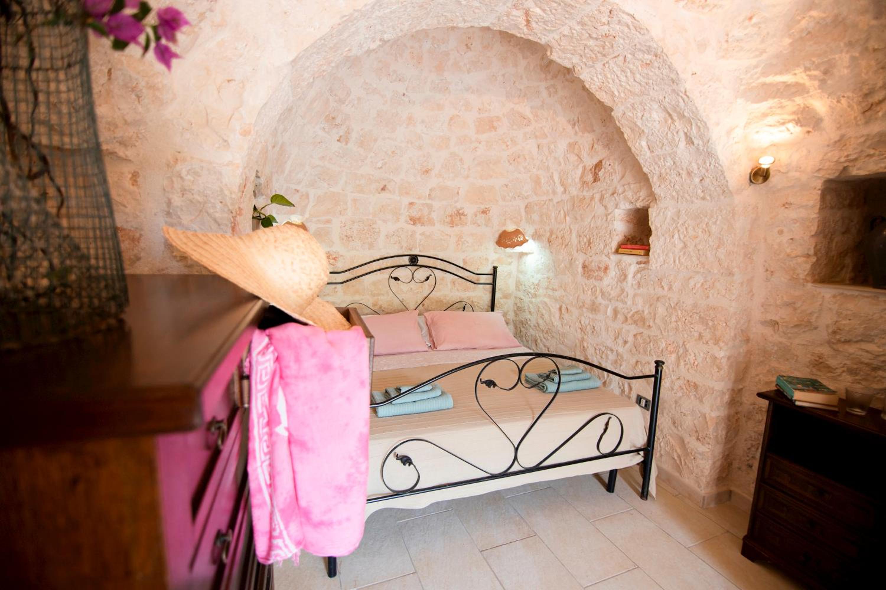 One-Bedroom House photo 1