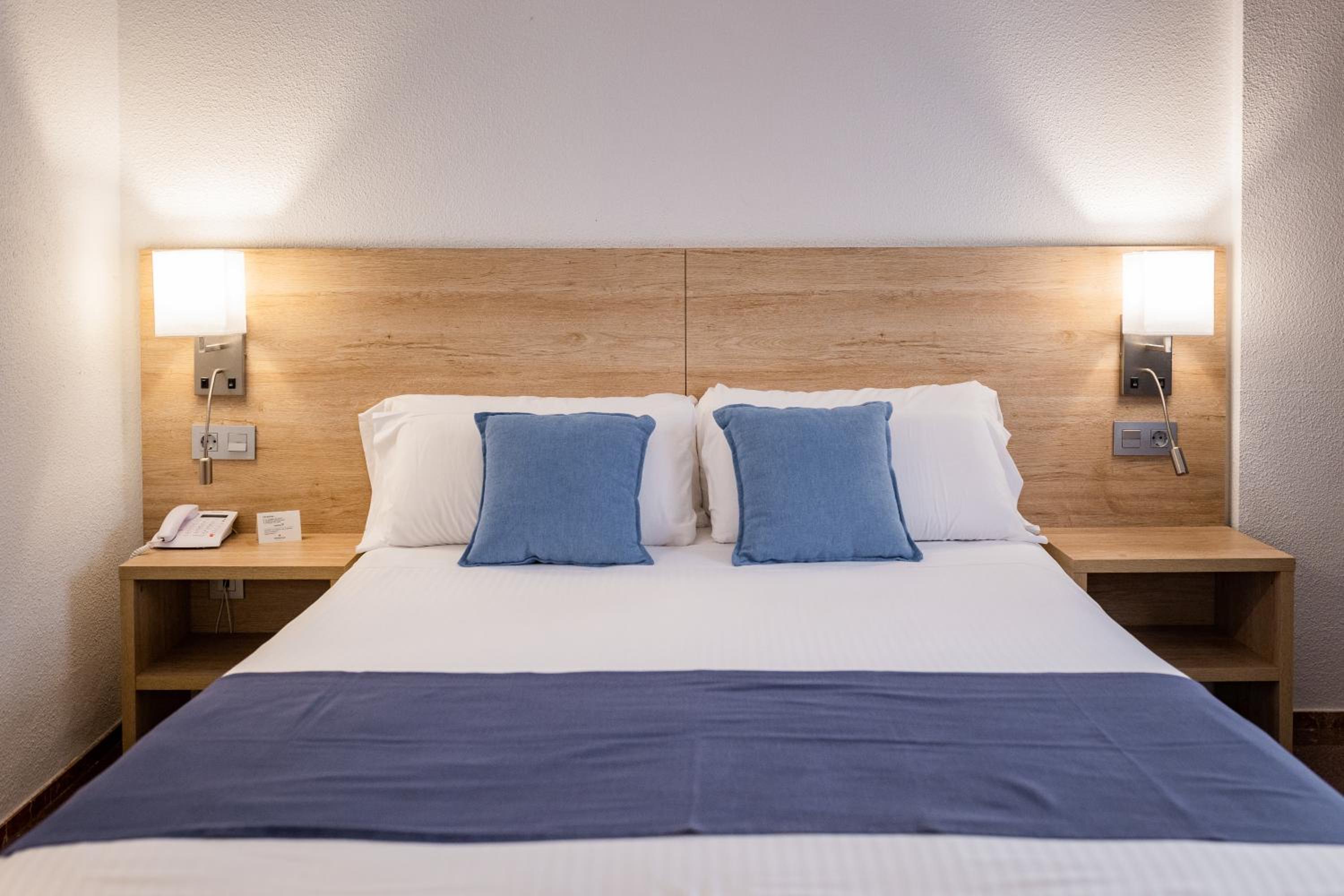 Double or Twin Room (1 Adult) - Photo 17