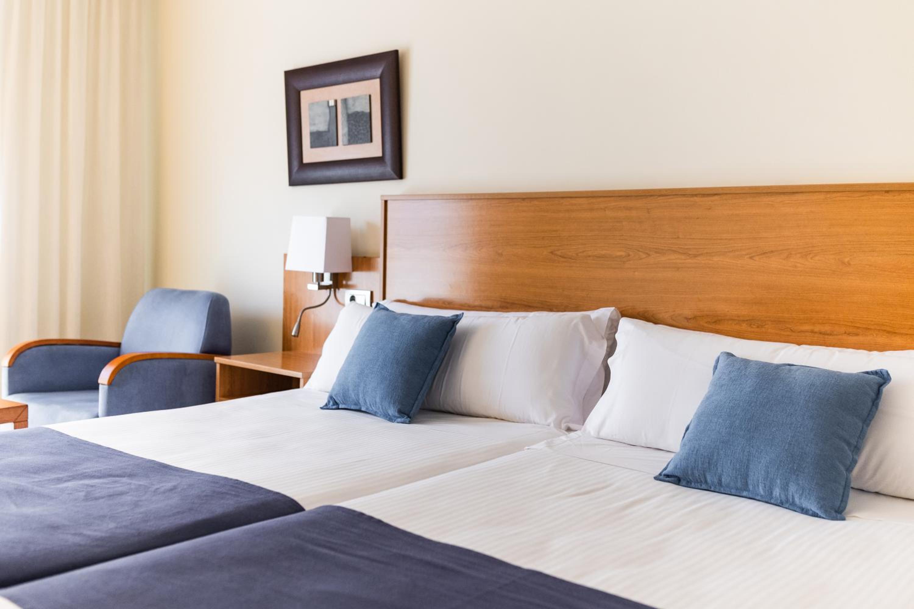 Double or Twin Room (1 Adult) - Photo 15