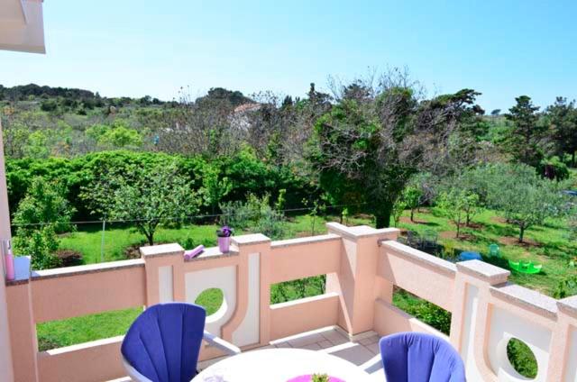 Apartment with Balcony - Photo 8