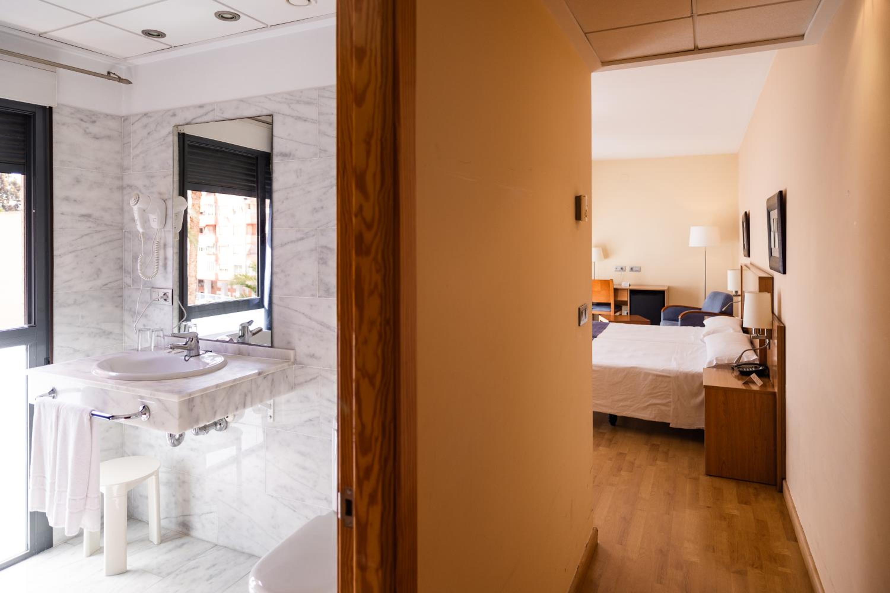 Triple Room - Photo 1