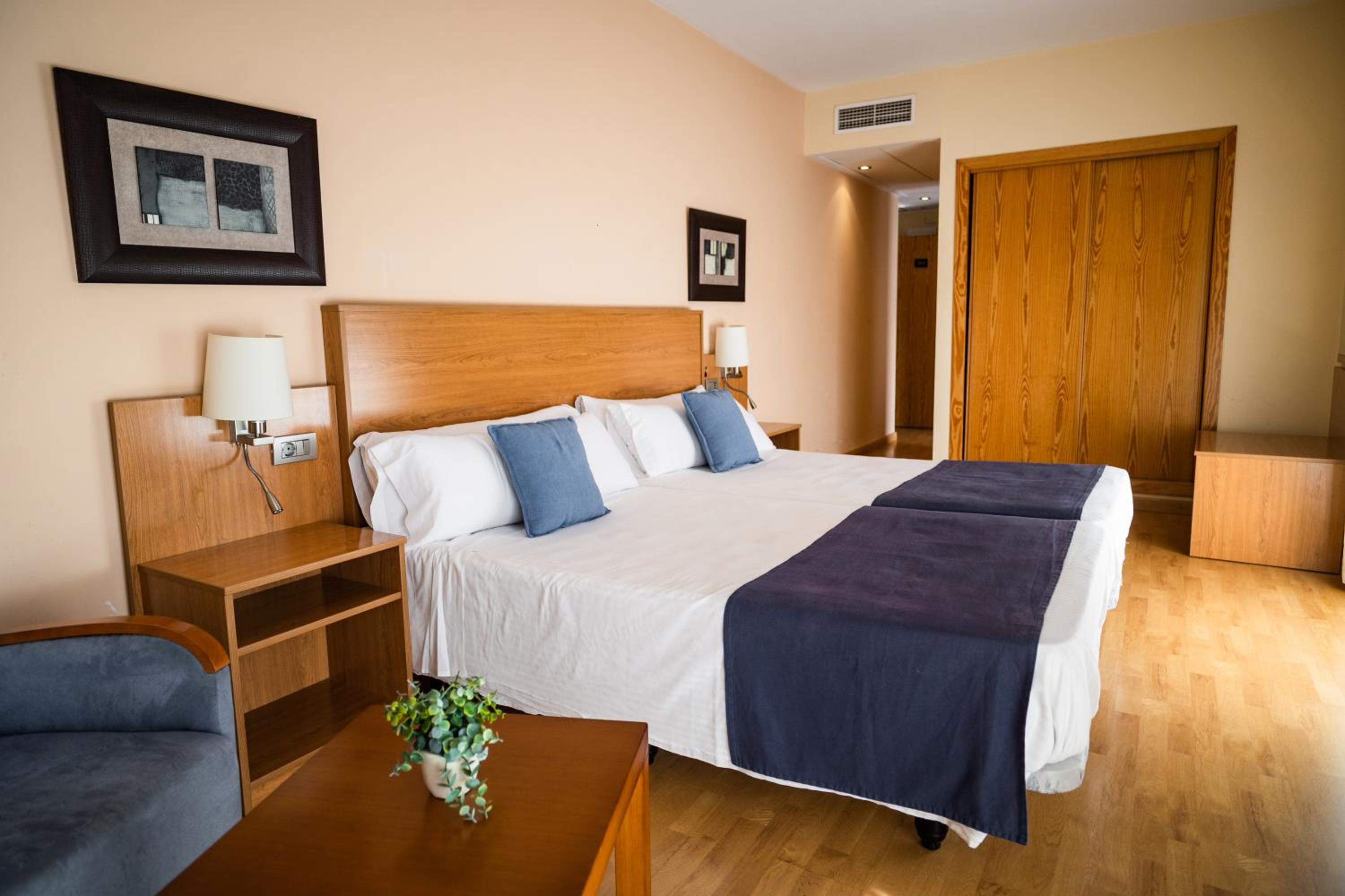 Triple Room - Photo 6