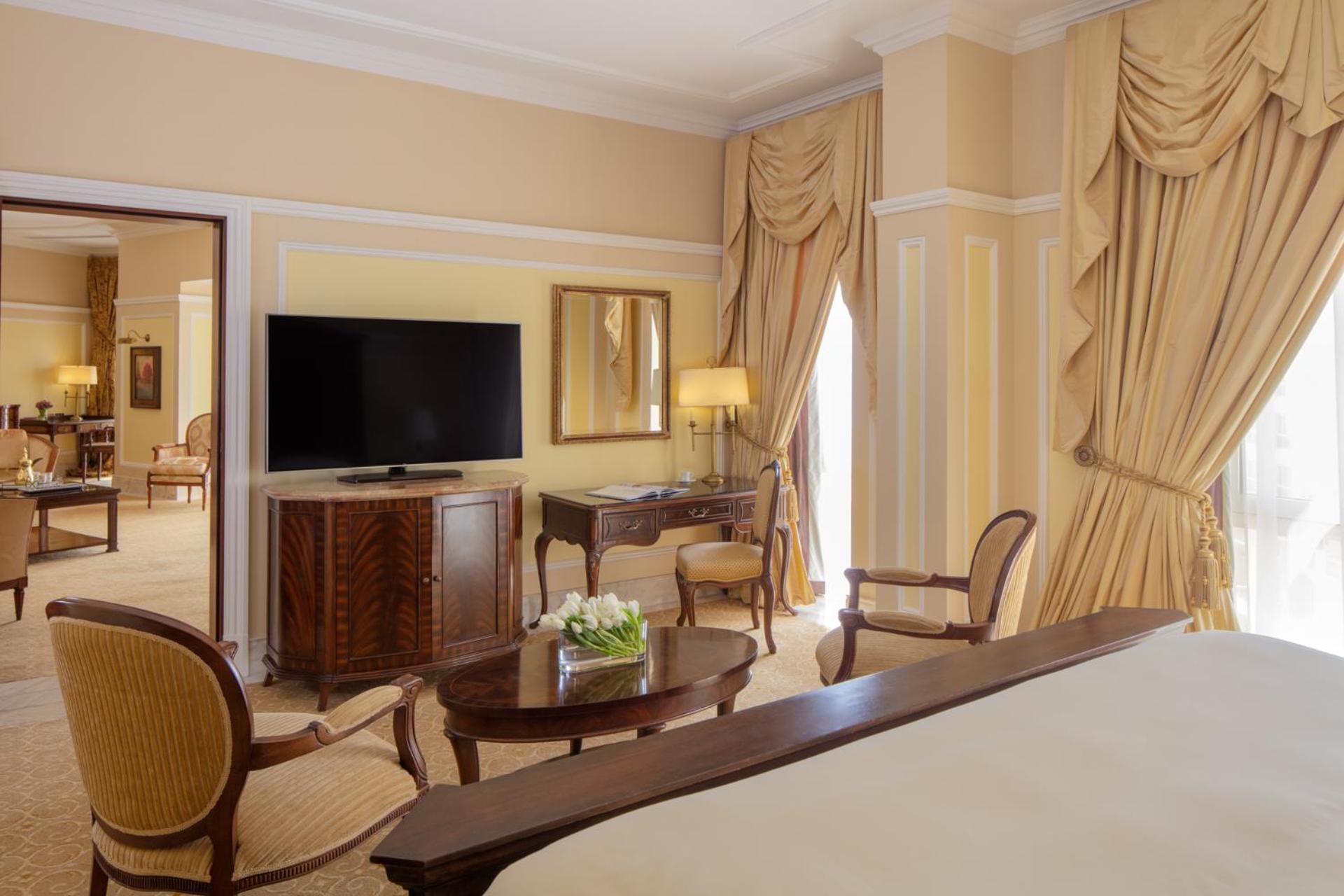Diplomatic Suite - Photo 7