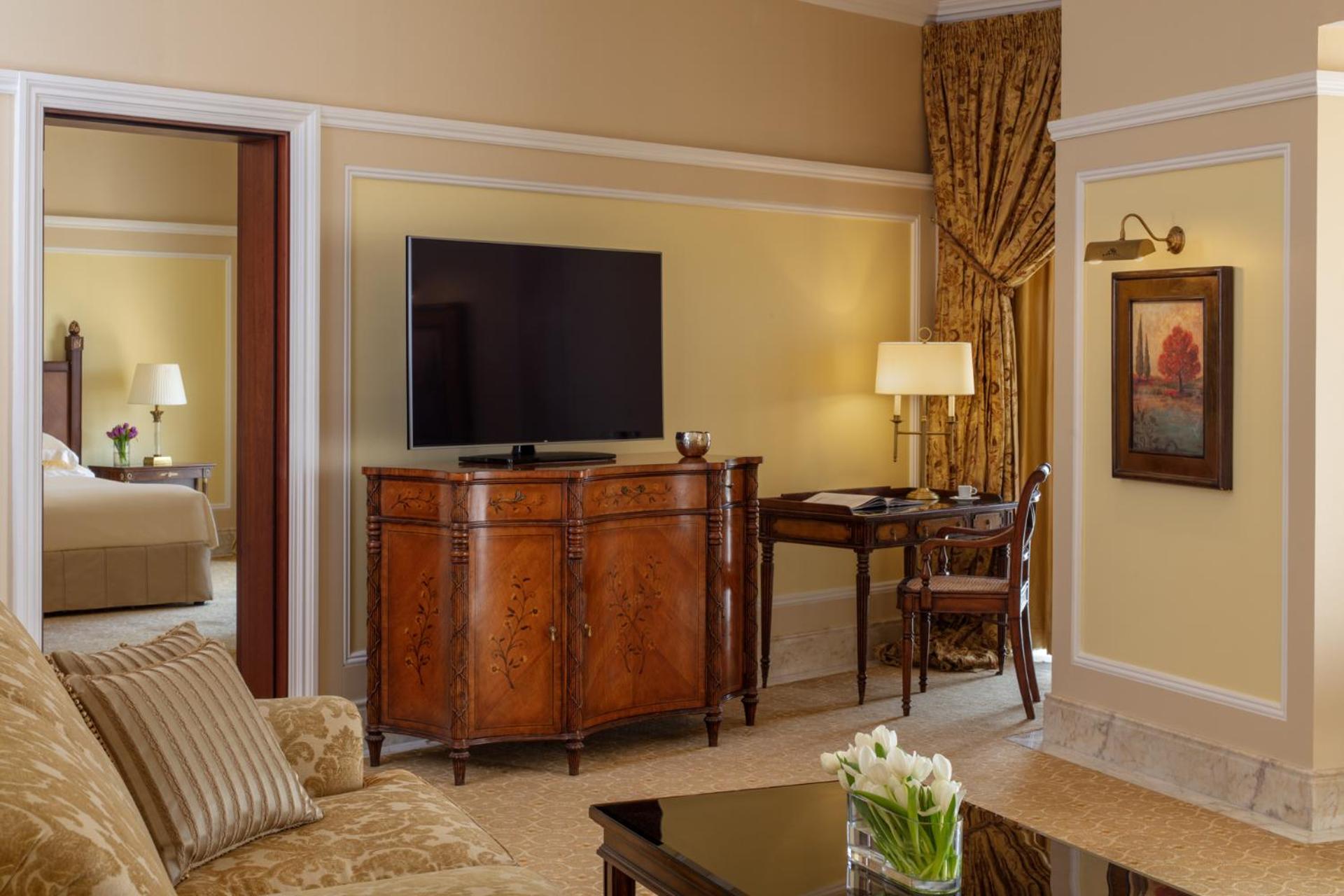Diplomatic Suite - Photo 6