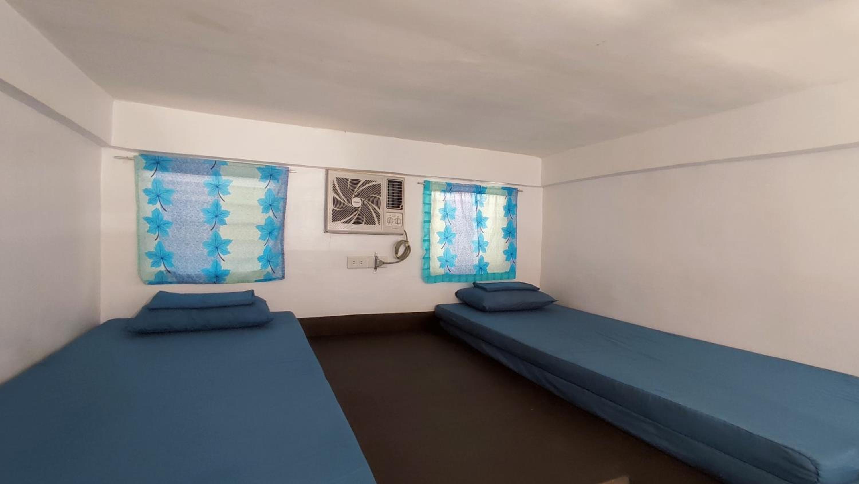 Bed in 4-Bed Dormitory Room photo 3