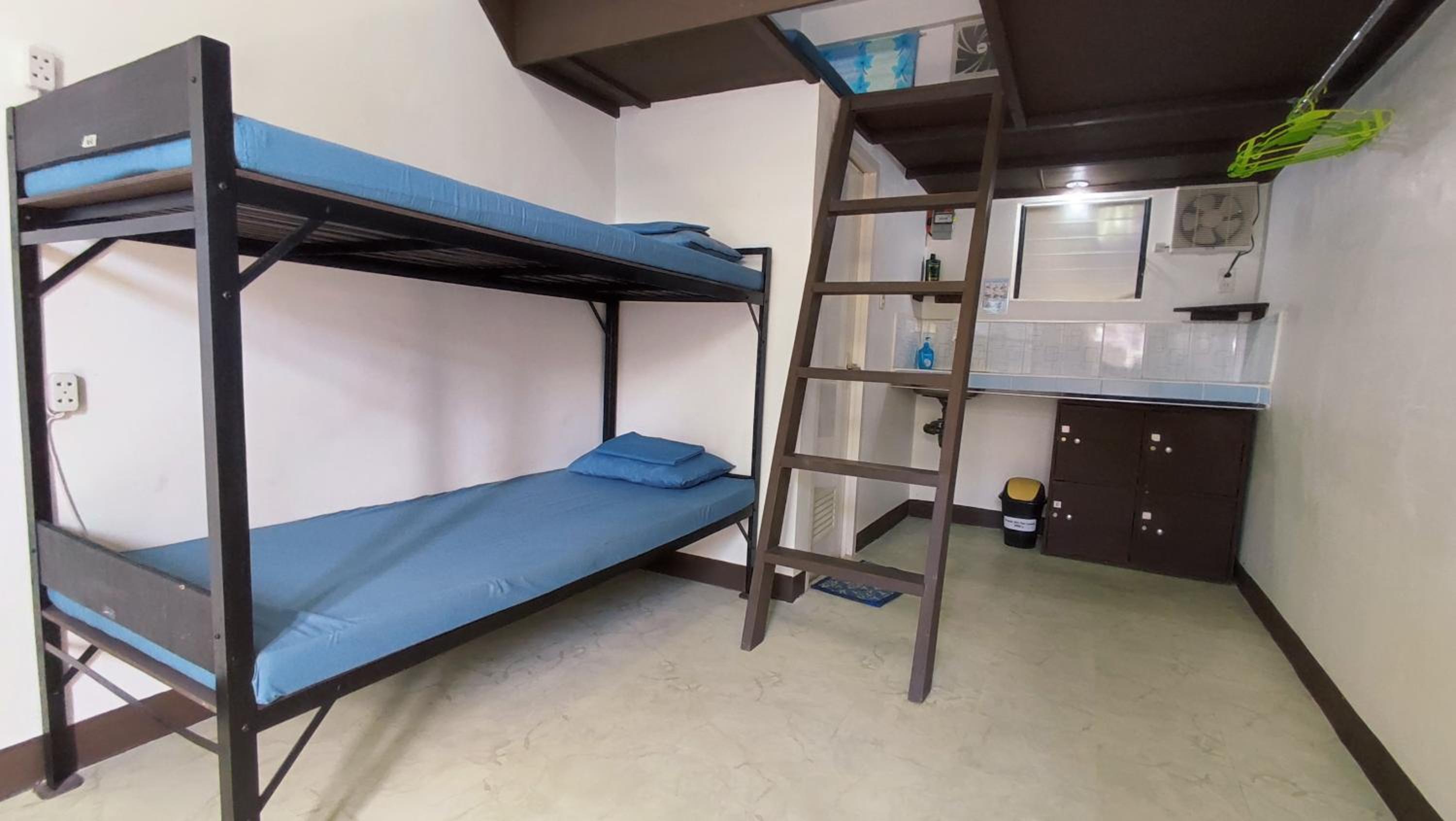 Bed in 4-Bed Dormitory Room photo 2