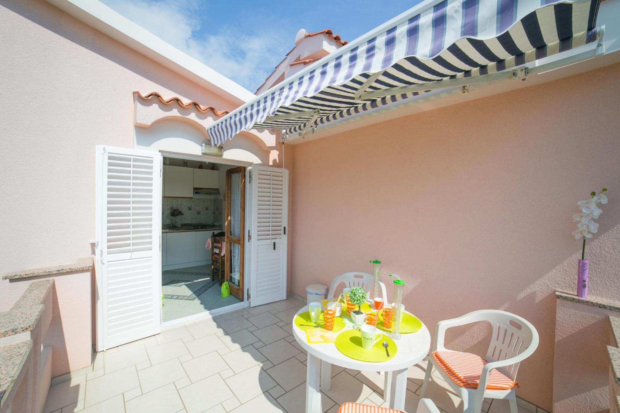 Apartment with Balcony - Photo 15