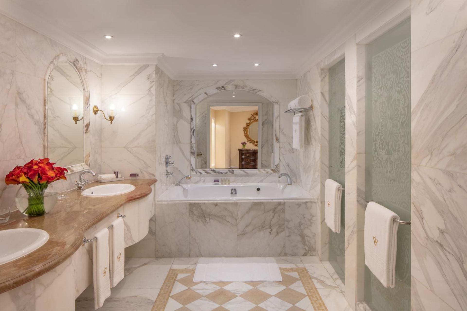Al Dana Suite Duplex - Photo 3