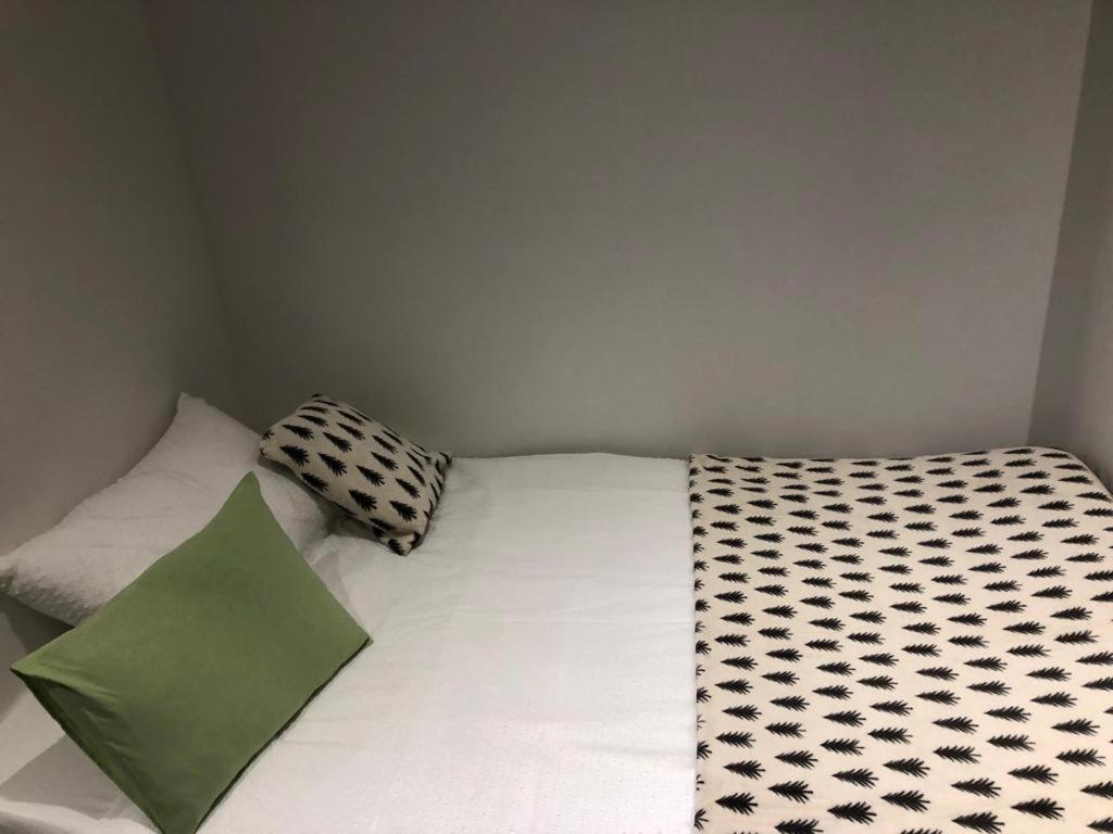 Double or Twin Room - Photo 6