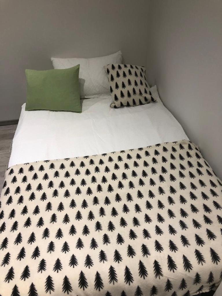 Double or Twin Room - Photo 5