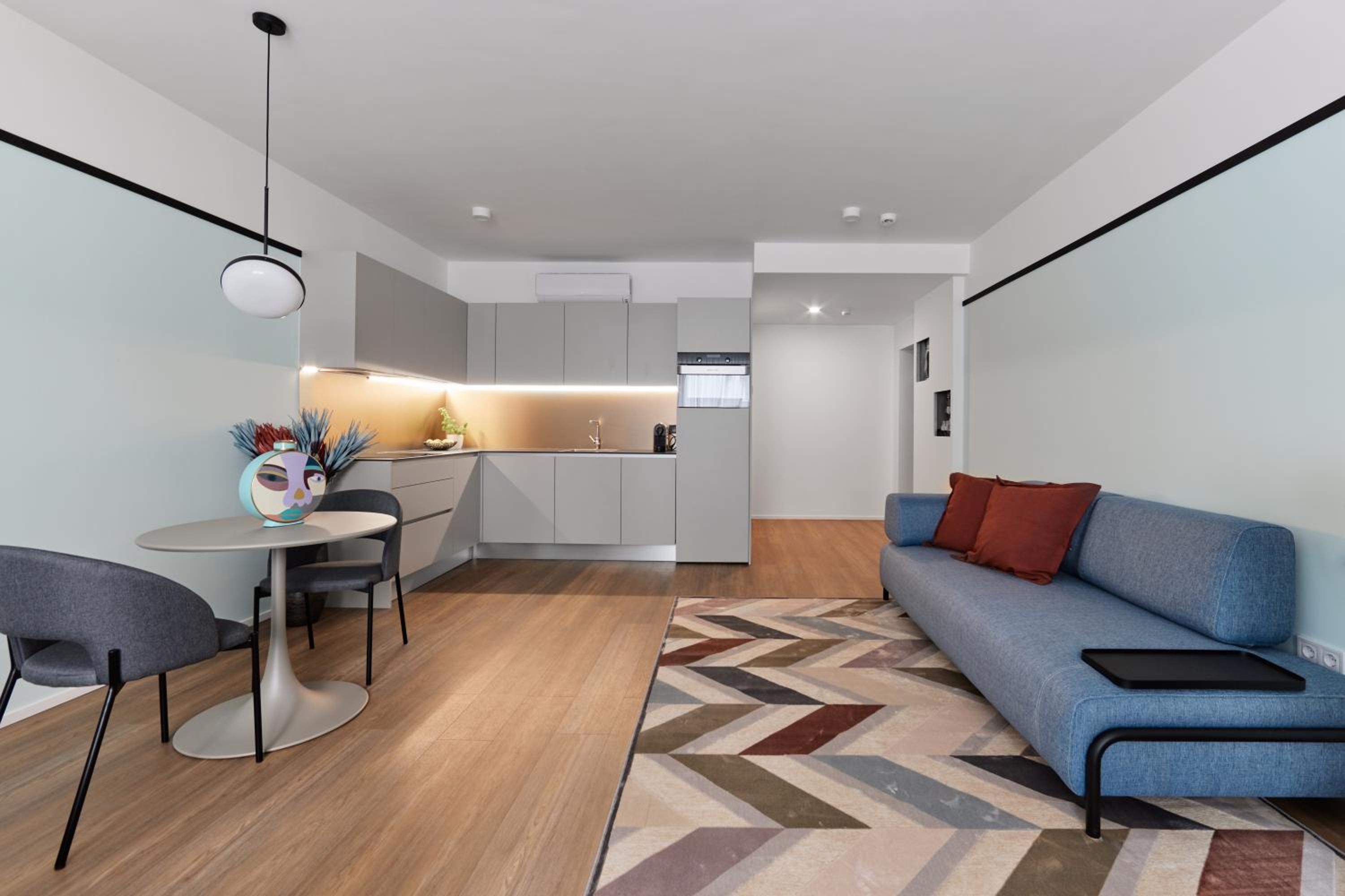 Suite - Photo 2