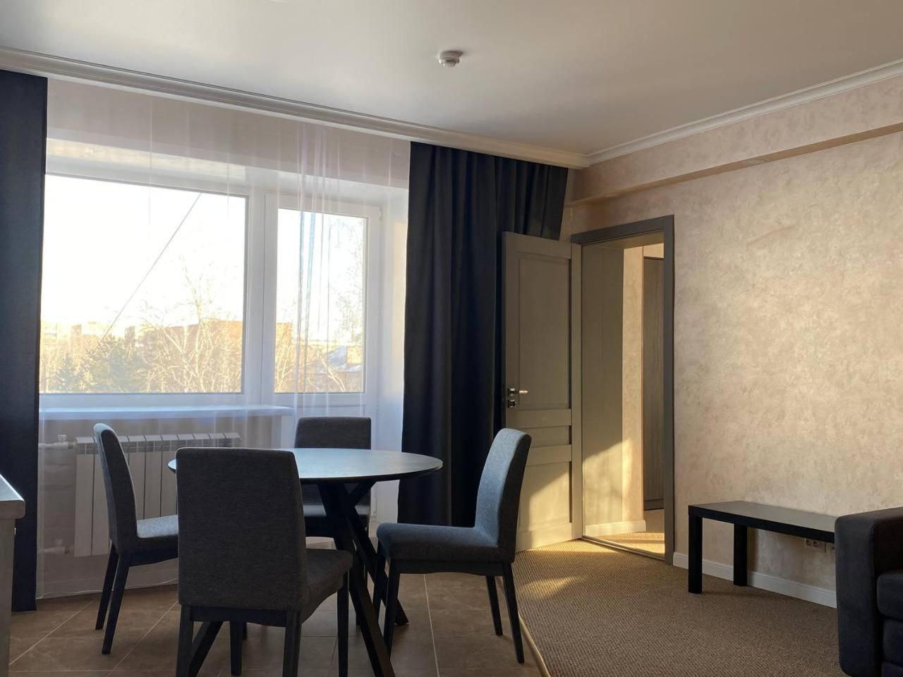 Apartment with Balcony photo 3