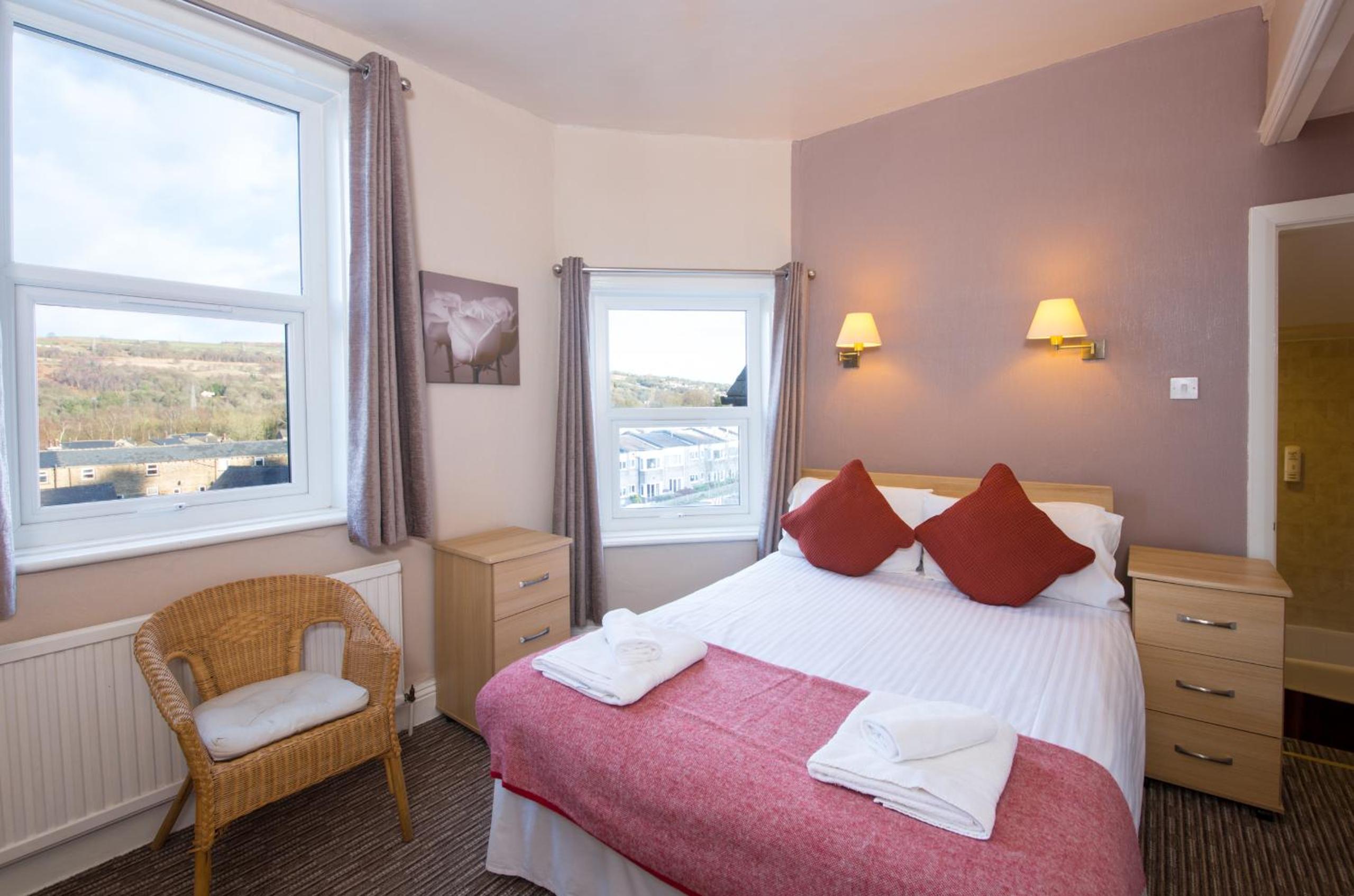 Double Room with Private Bathroom - Photo 1