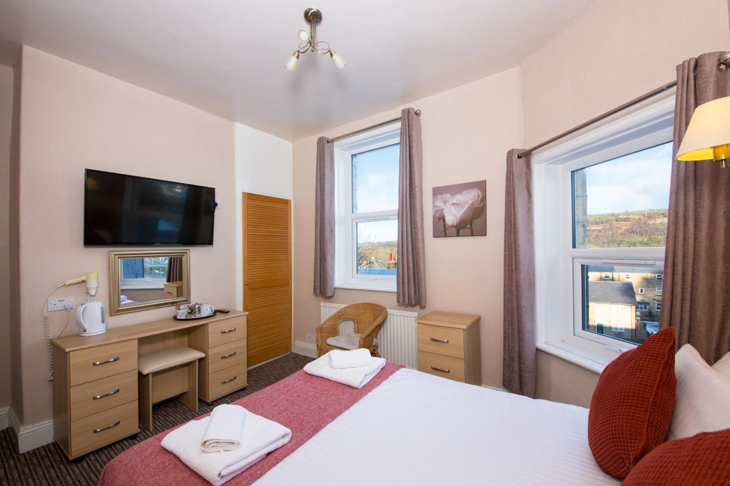Double Room with Private Bathroom - Photo 5