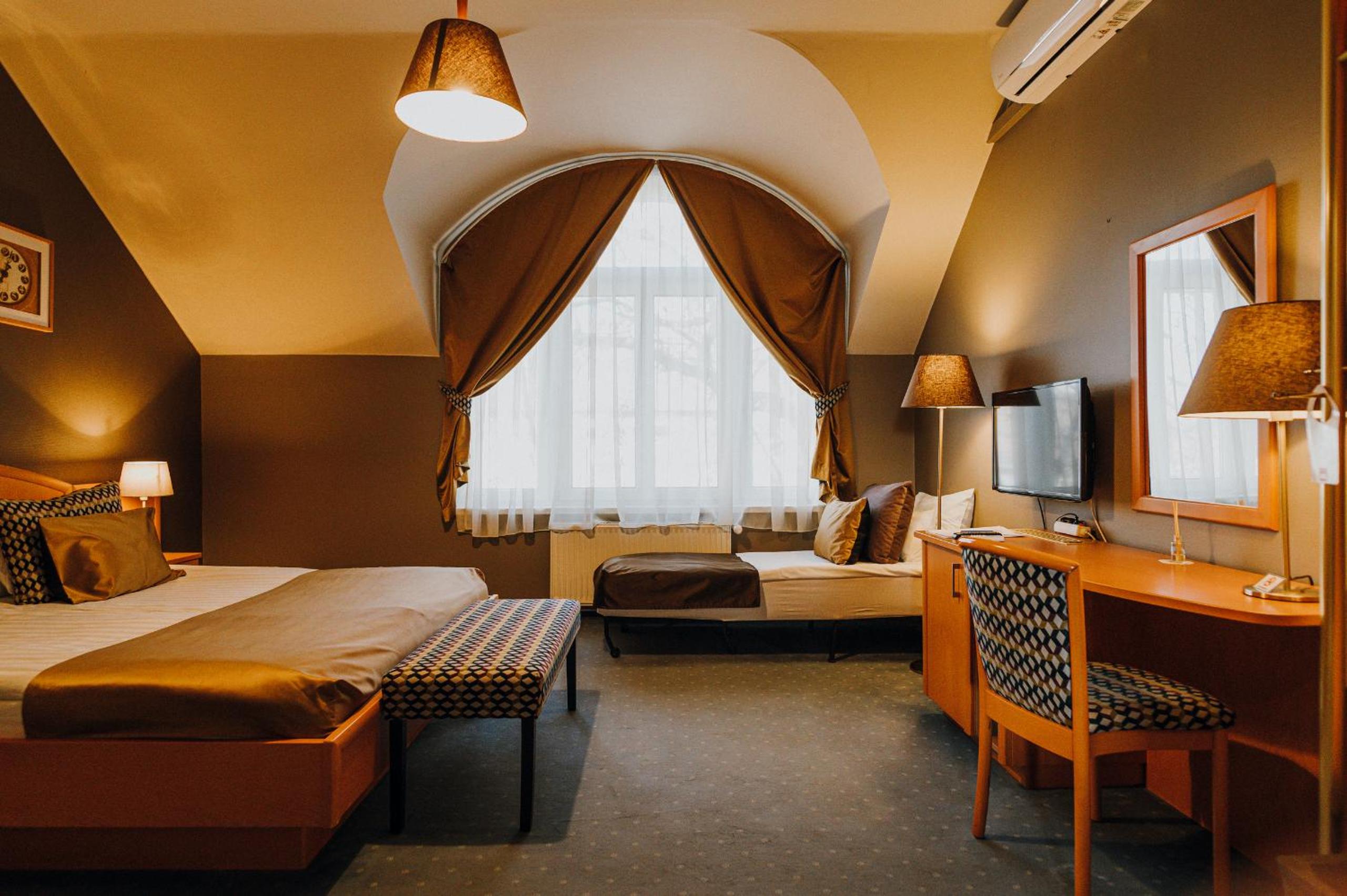 Double Room with Extra Bed photo 1