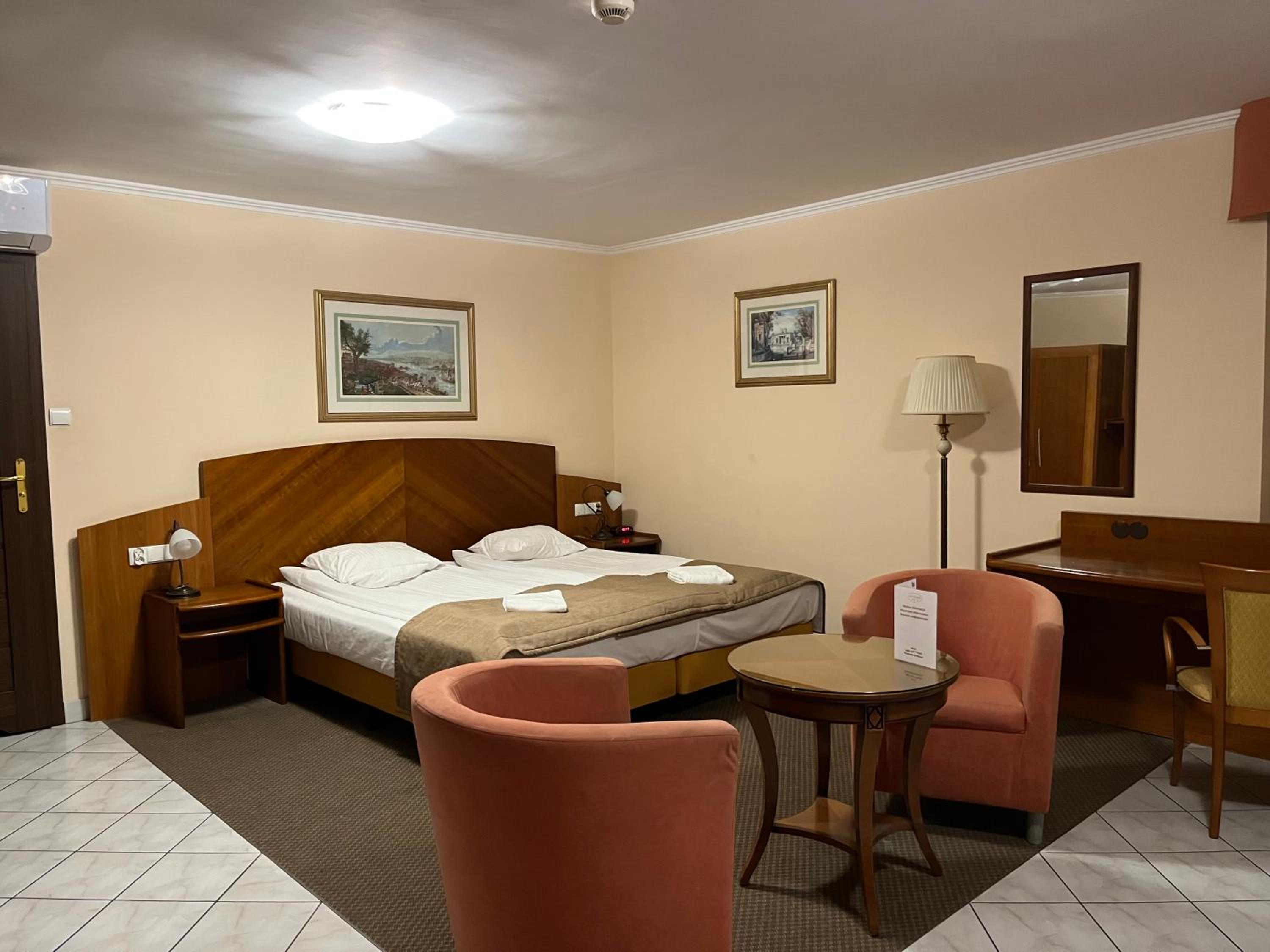 Double Room with Air Conditioning photo 2