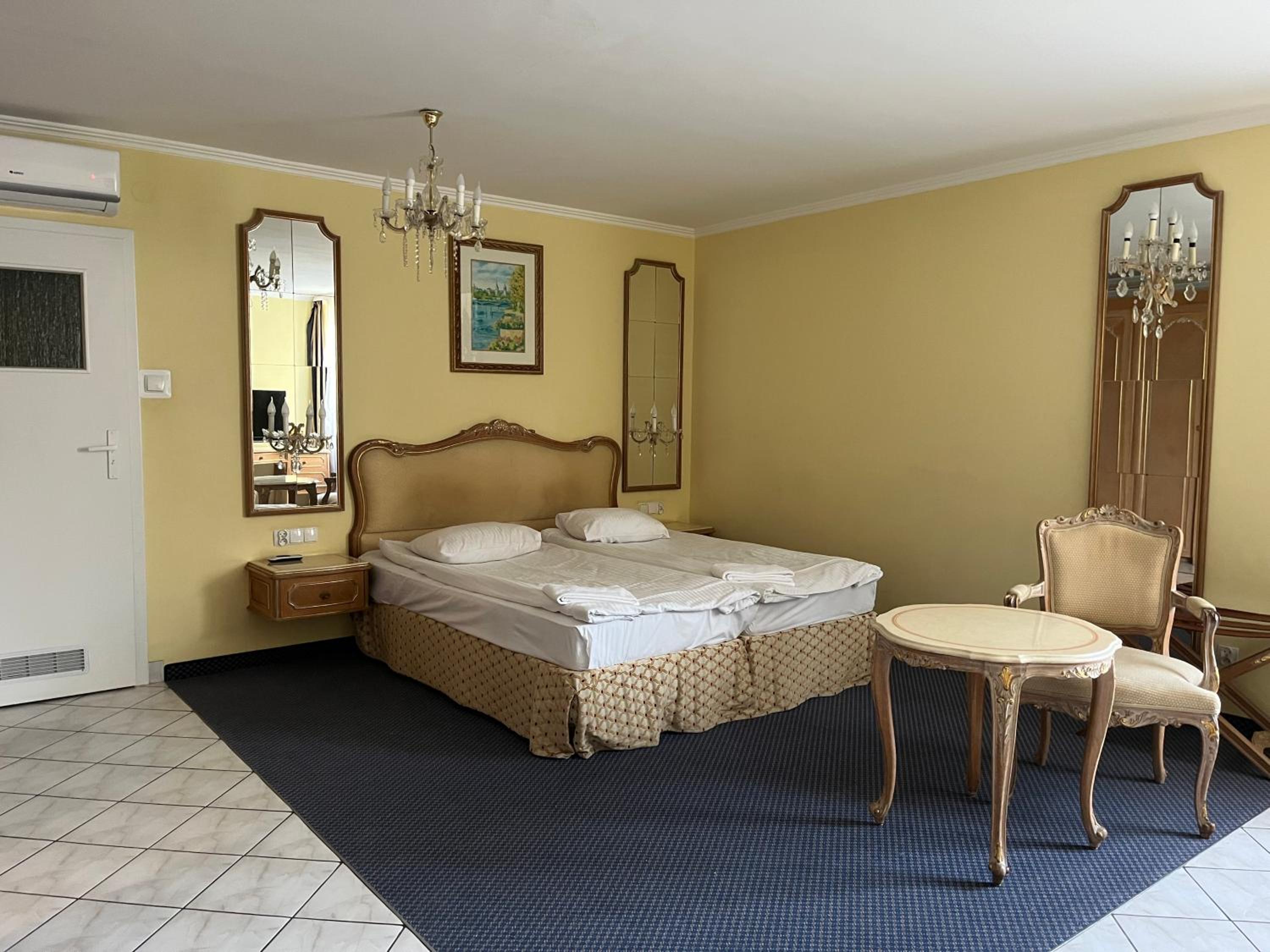 Double Room with Air Conditioning photo 3