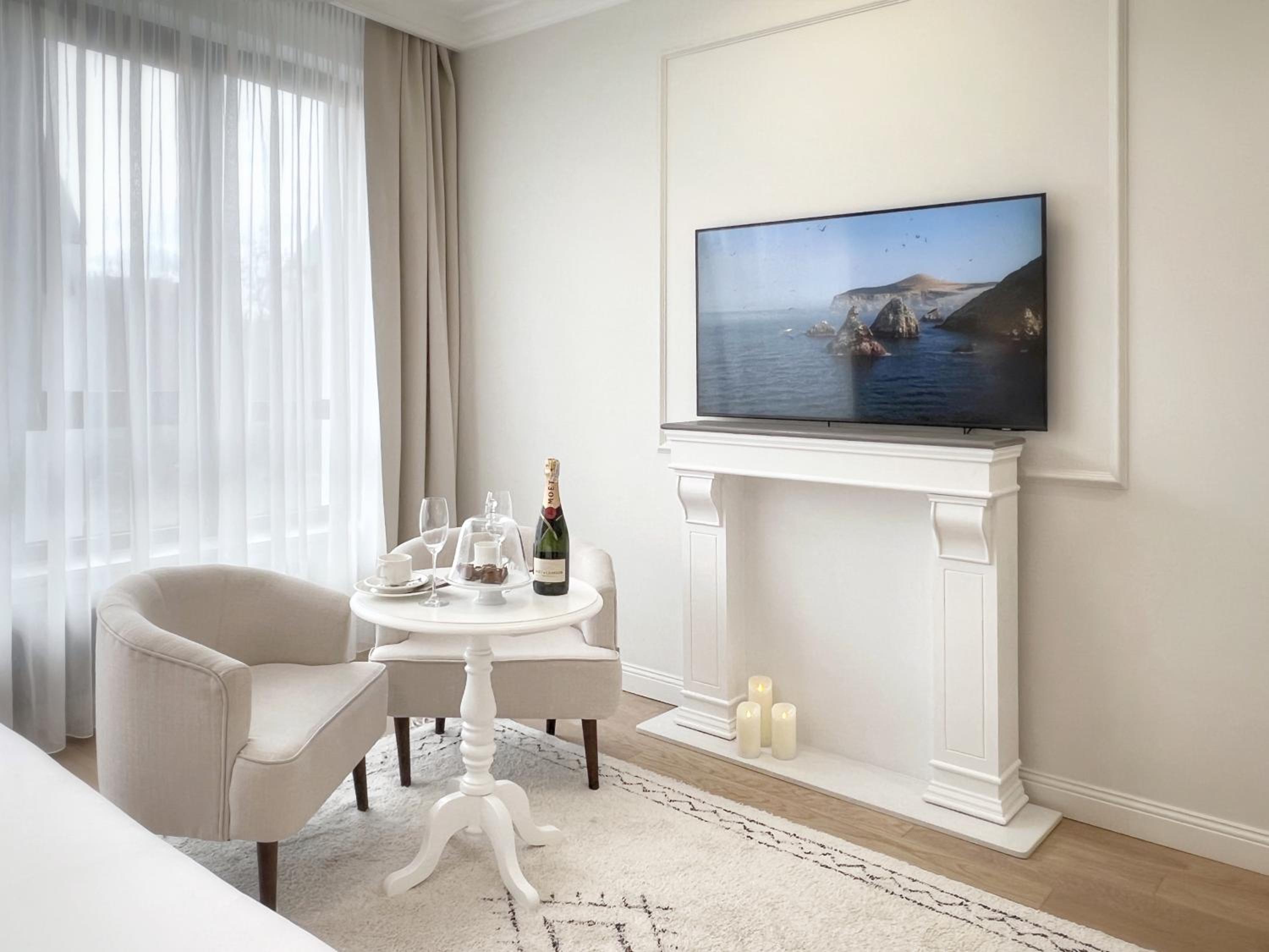 Studio Apartment - Photo 11