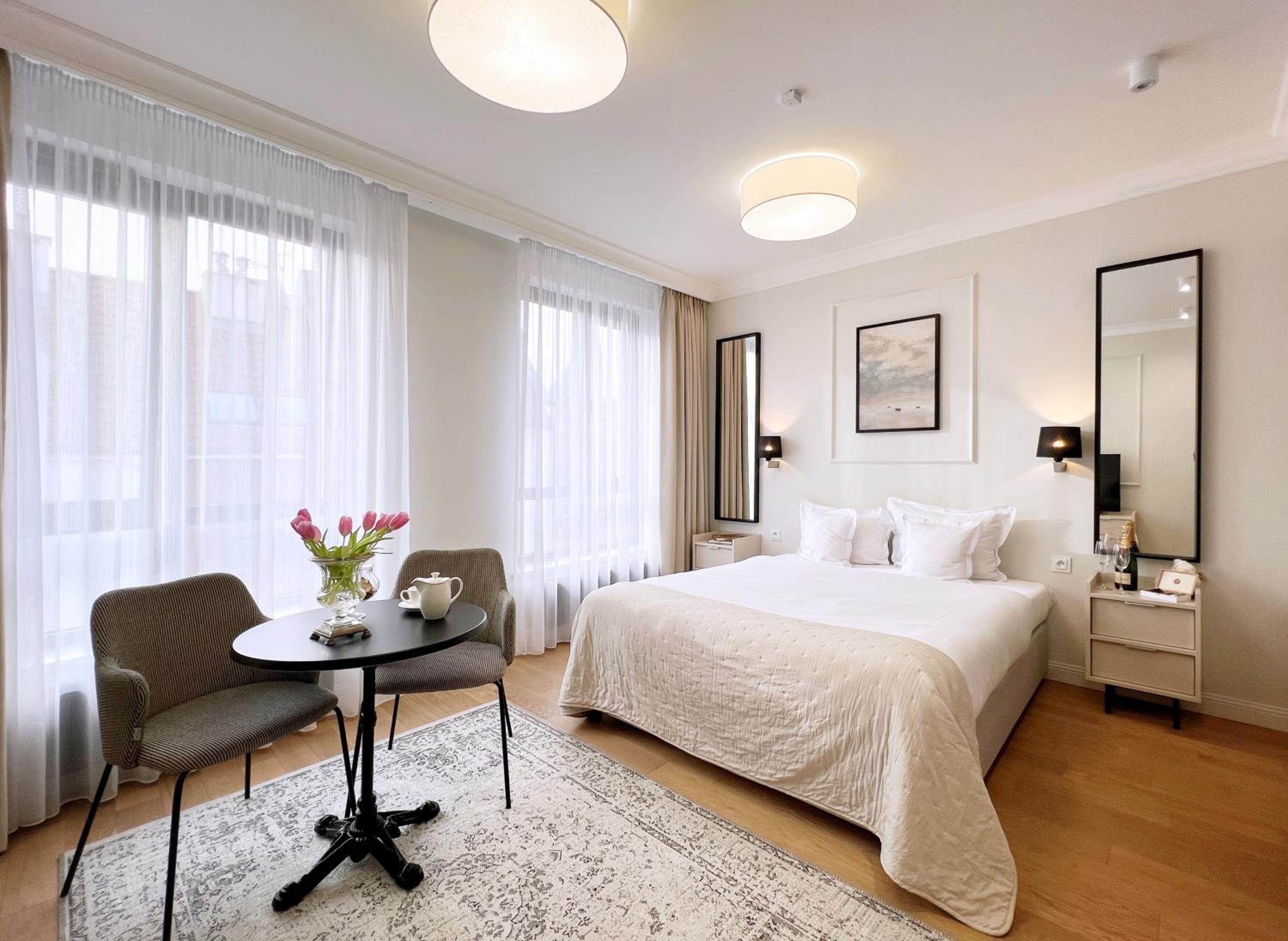 Studio Apartment - Photo 6