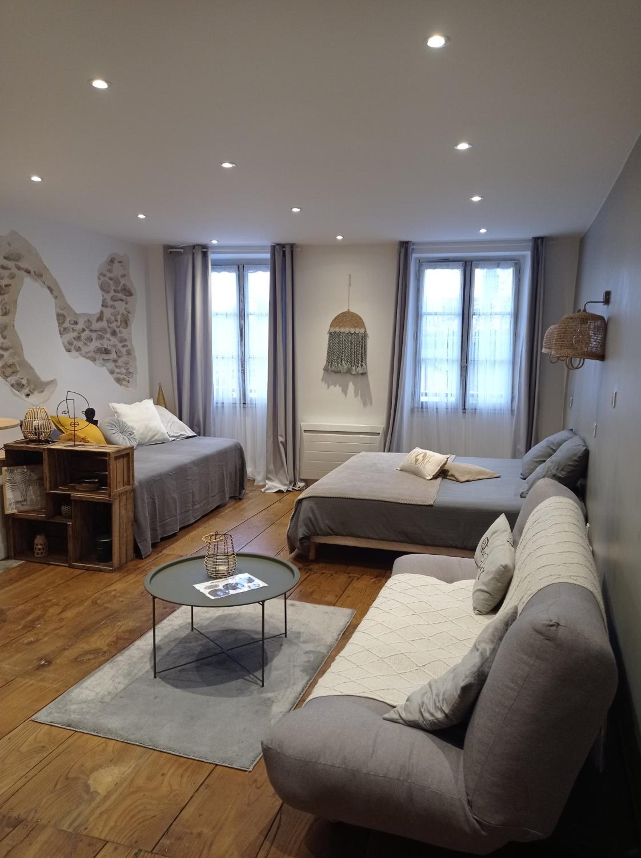 Deluxe King Suite