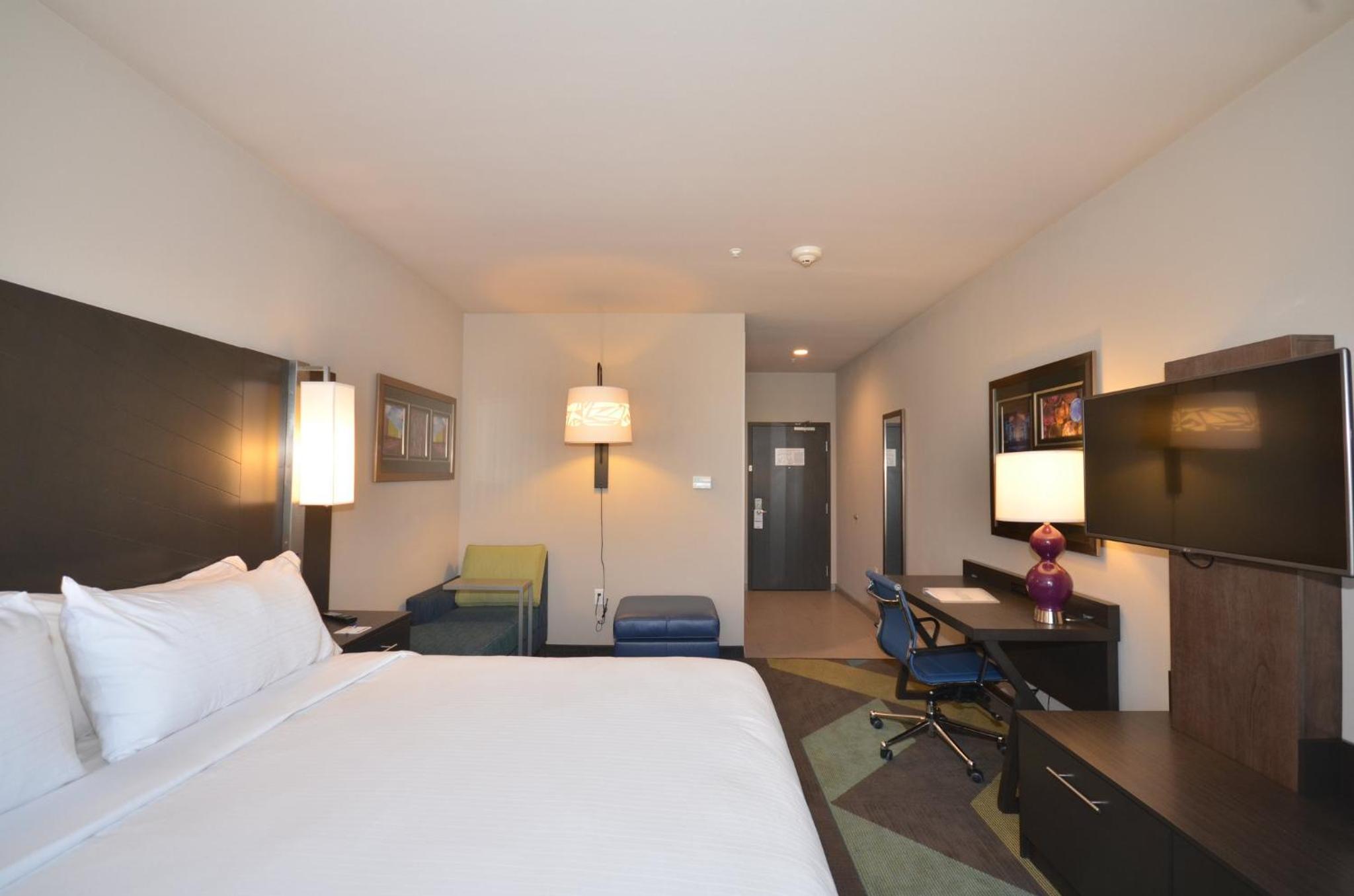 Standard King Room photo 2