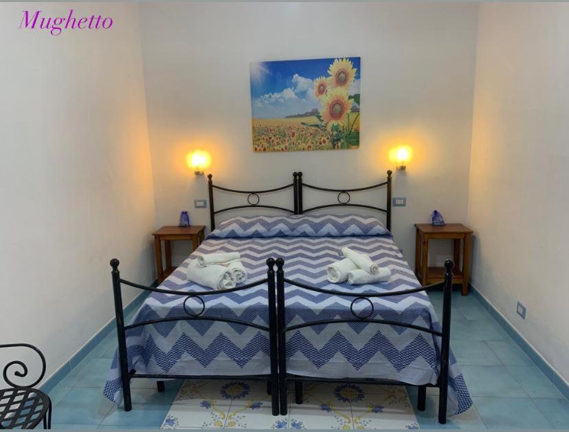 Two-Bedroom House - Photo 18