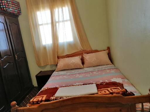Single Room with Shared Shower and Toilet photo 2