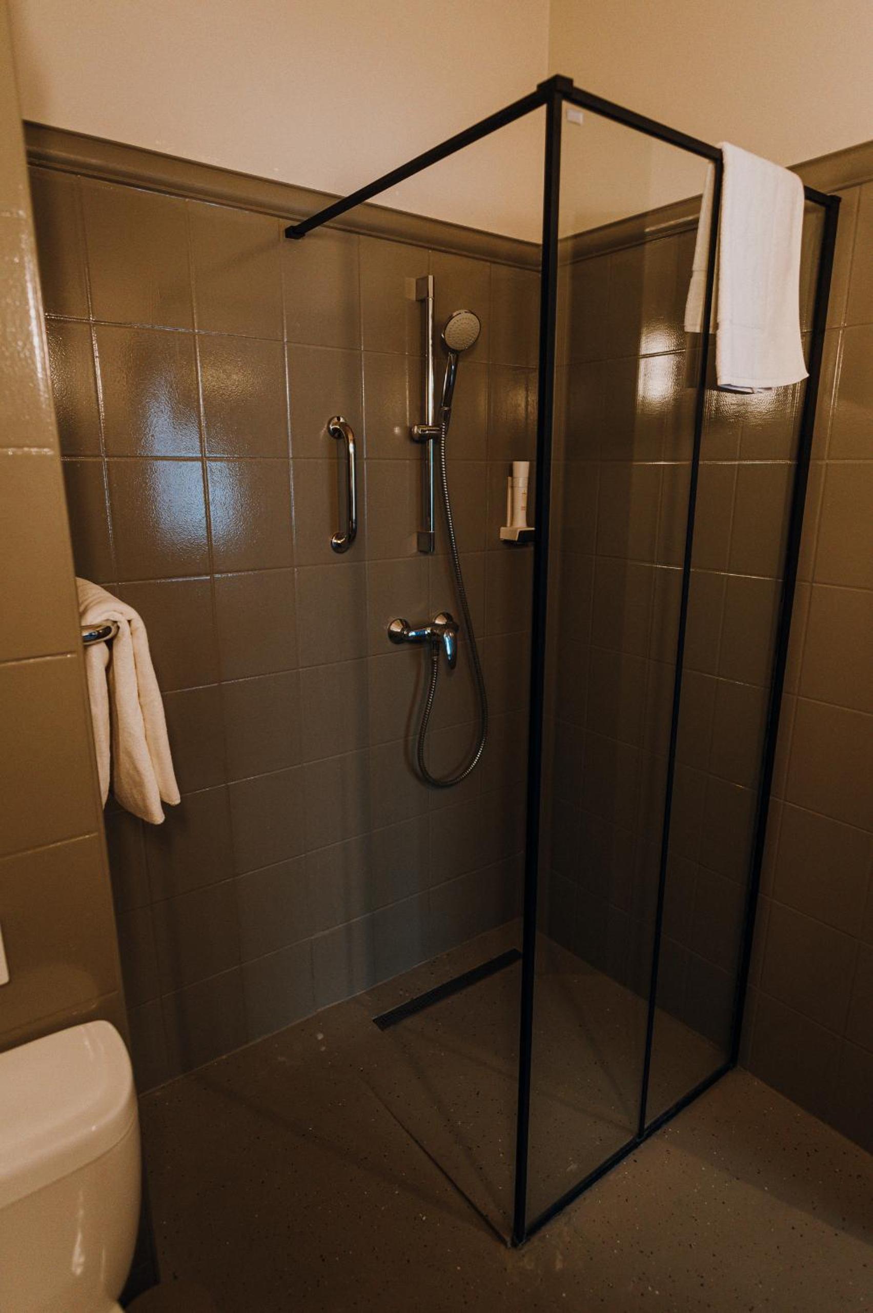 Double Room - Photo 3