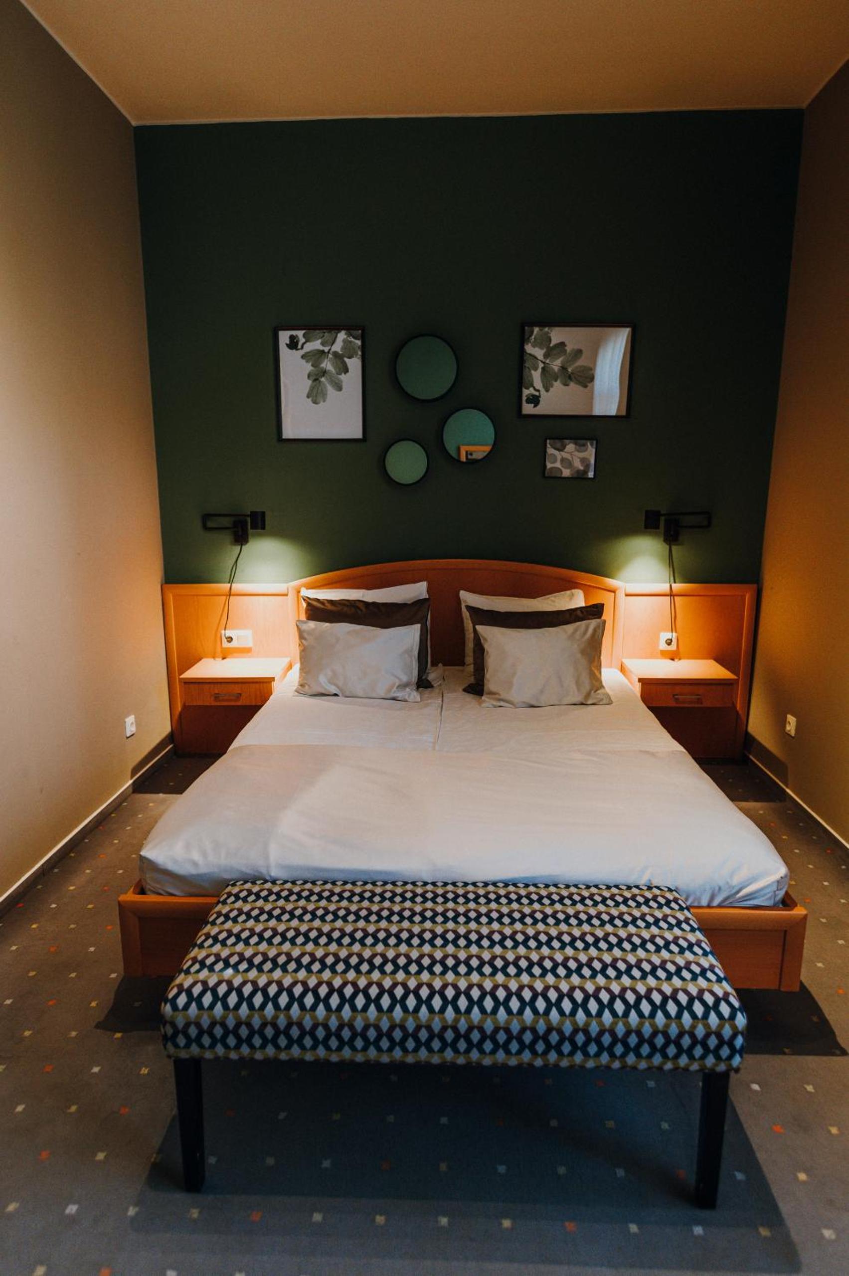 Double Room - Photo 14