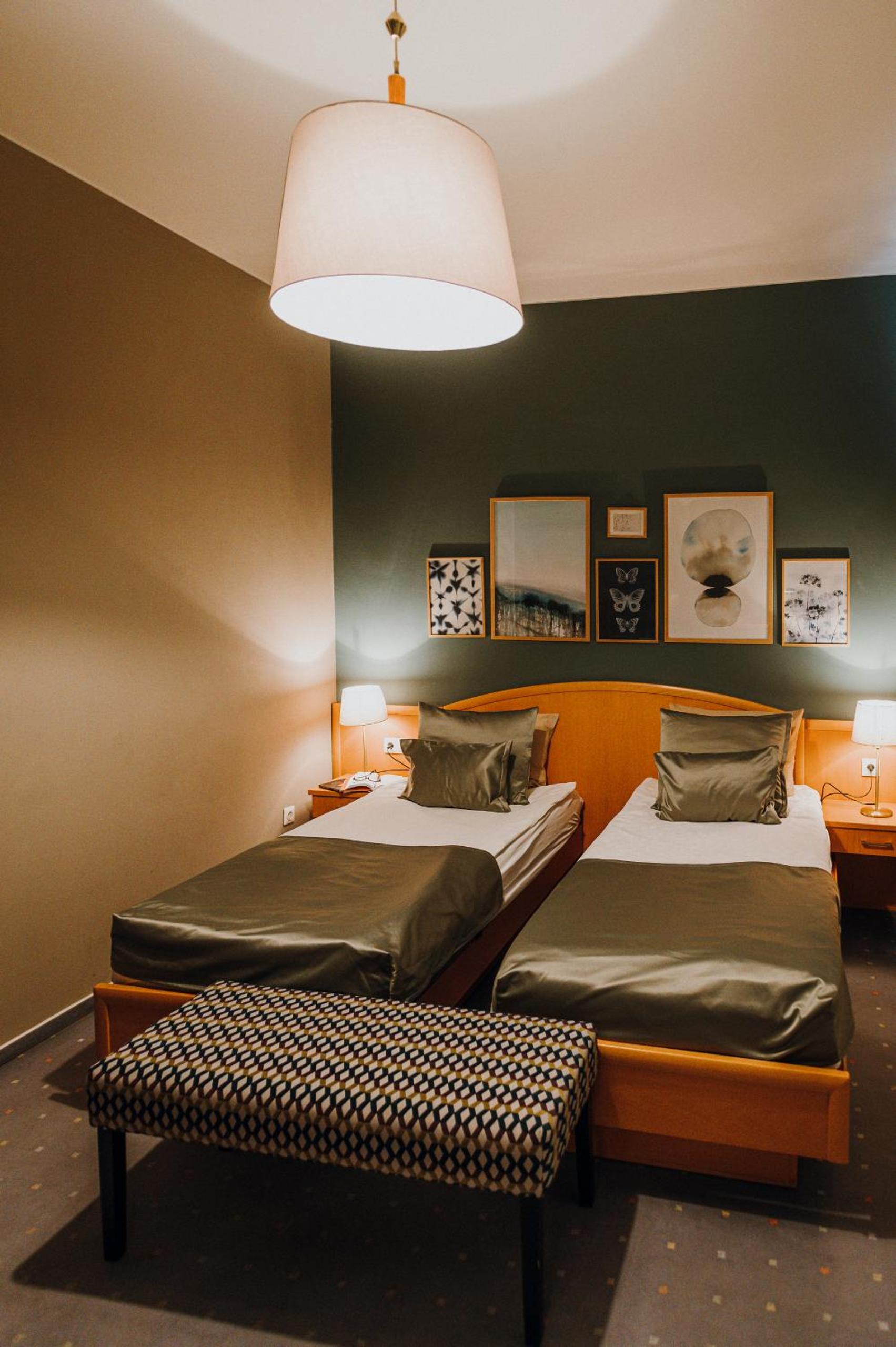 Twin Room - Photo 1