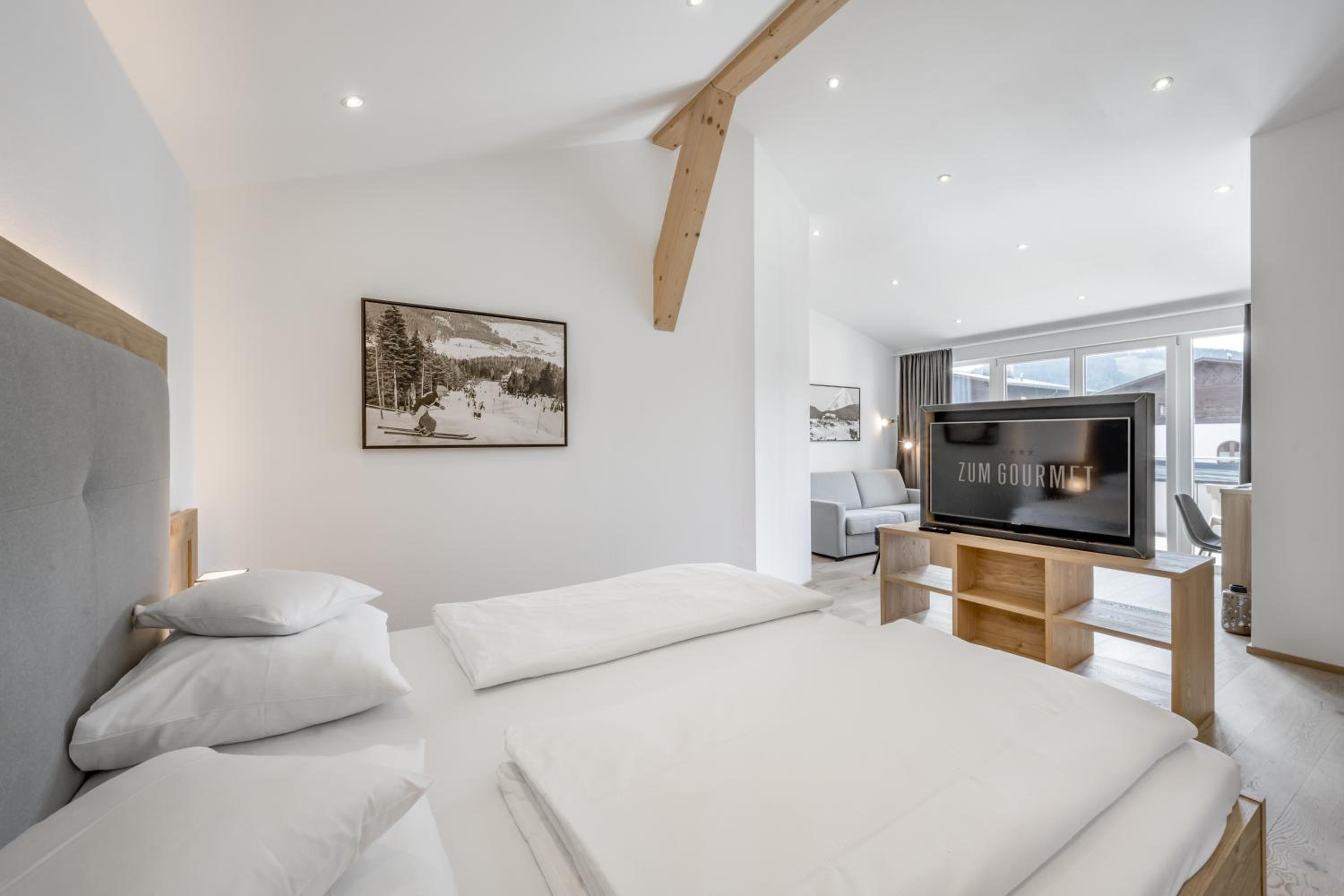 Suite - Photo 2