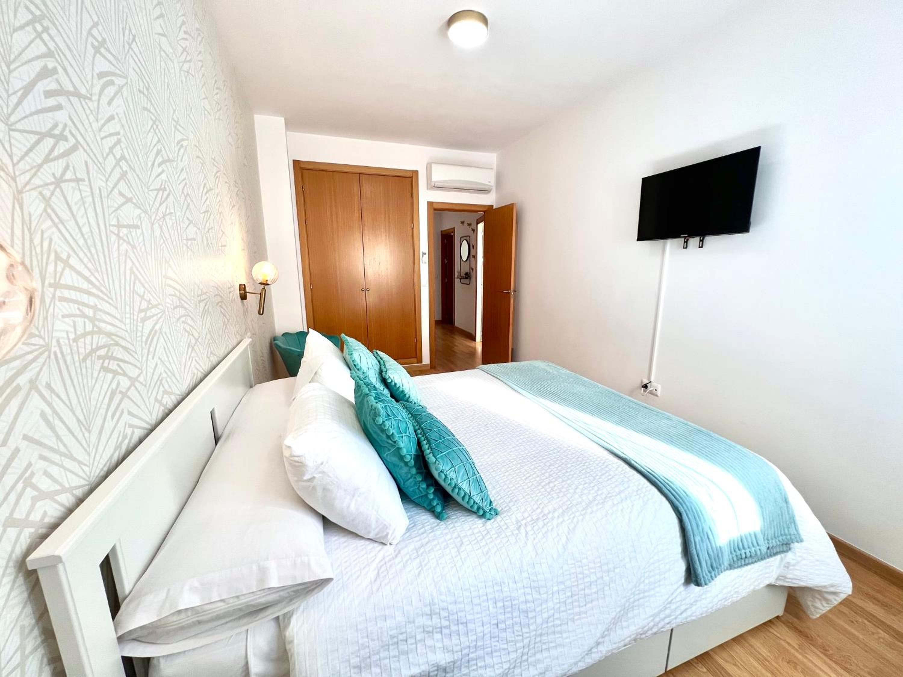 One-Bedroom Apartment - Photo 12