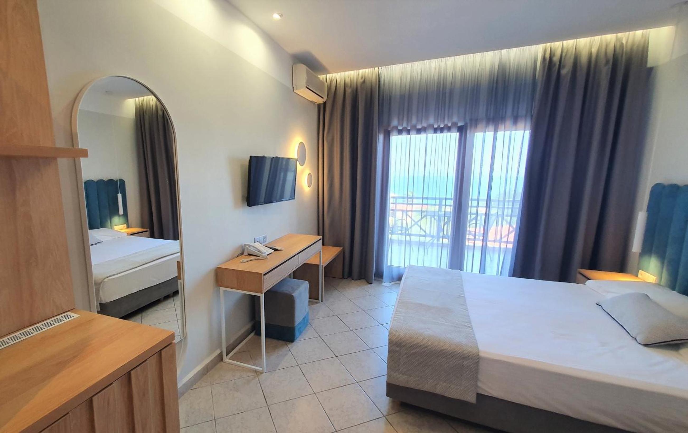 Superior Double Room - Photo 1
