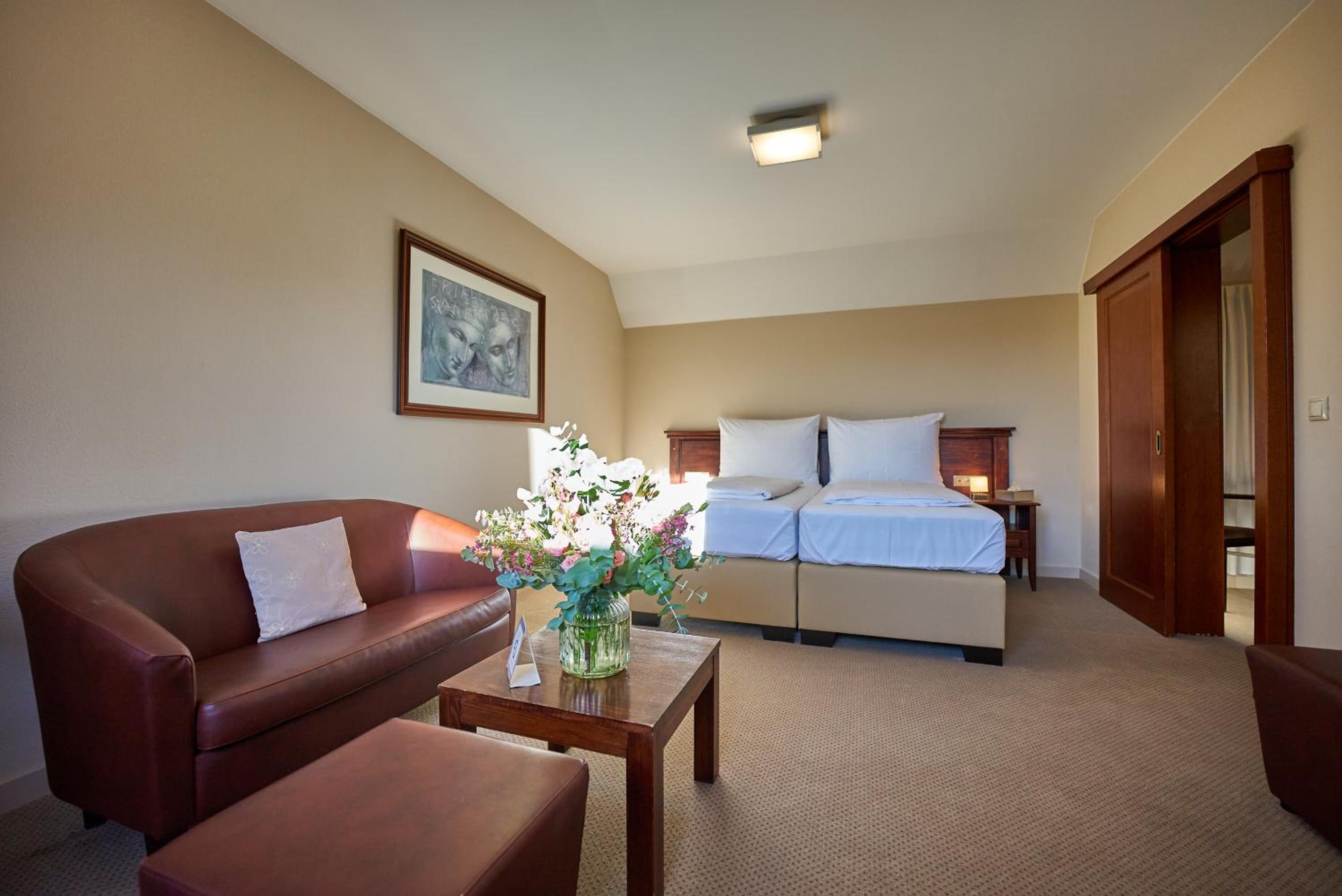 Business Twin Room - Photo 14