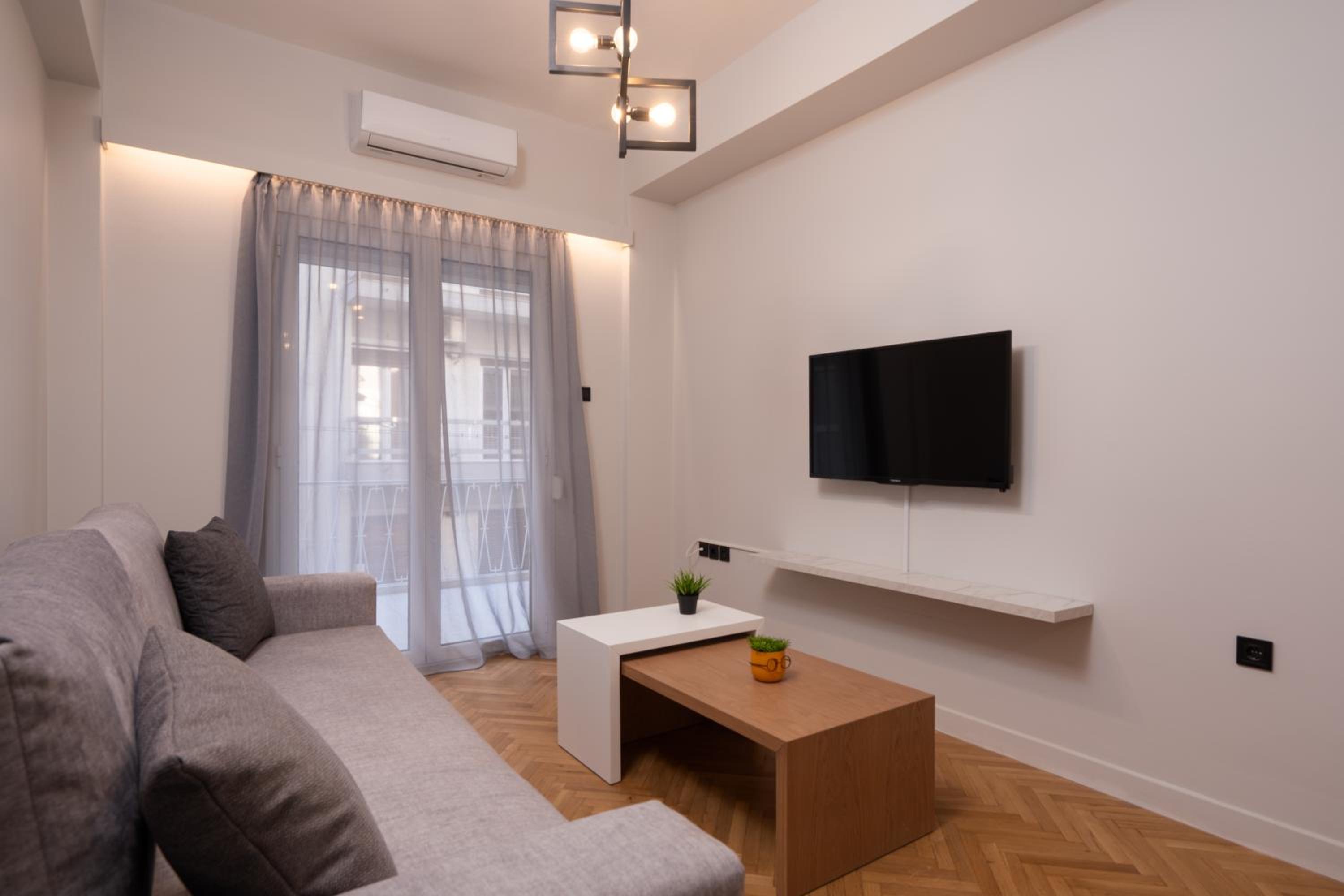 One-Bedroom Apartment photo 3