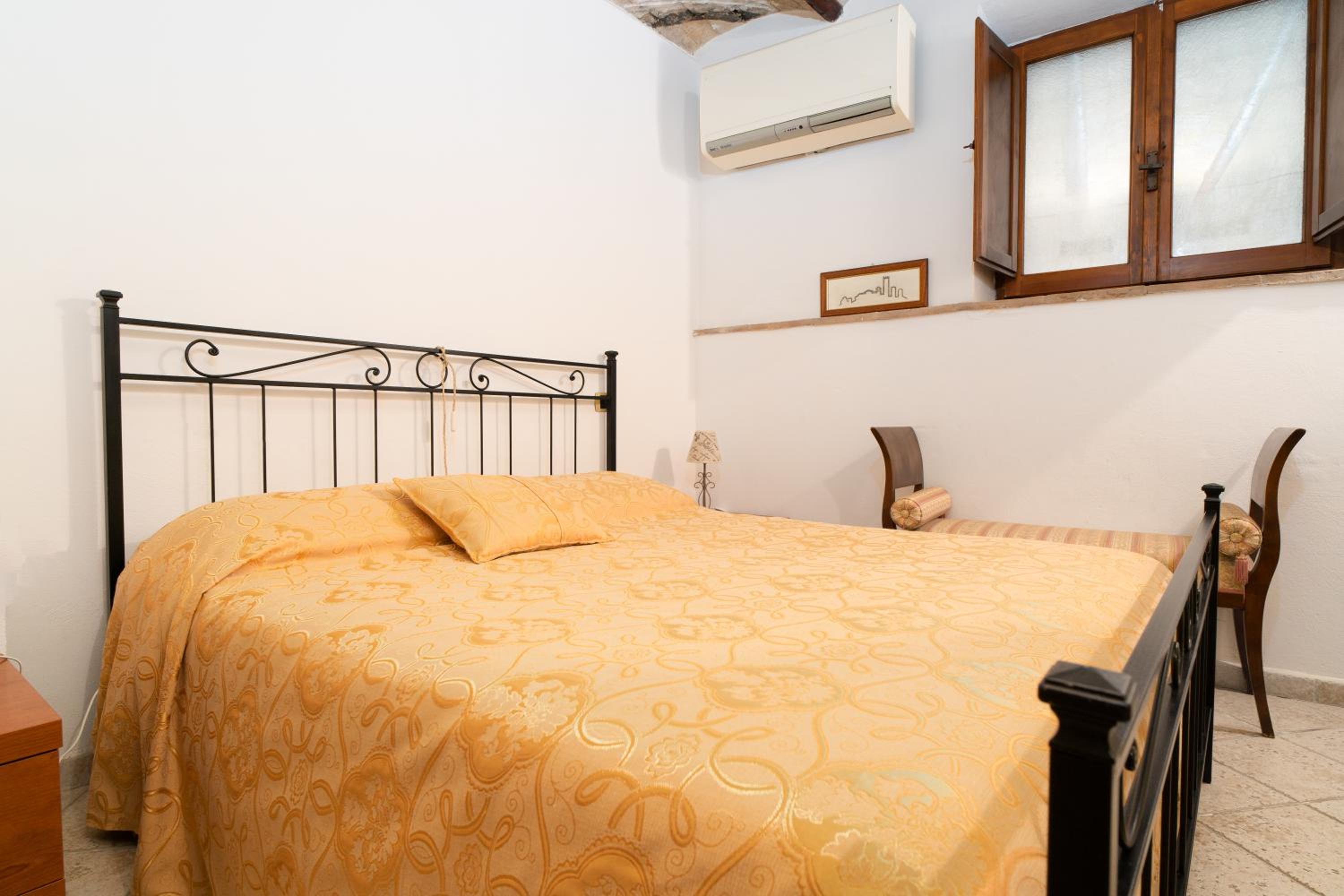 Two-Bedroom House - Photo 5