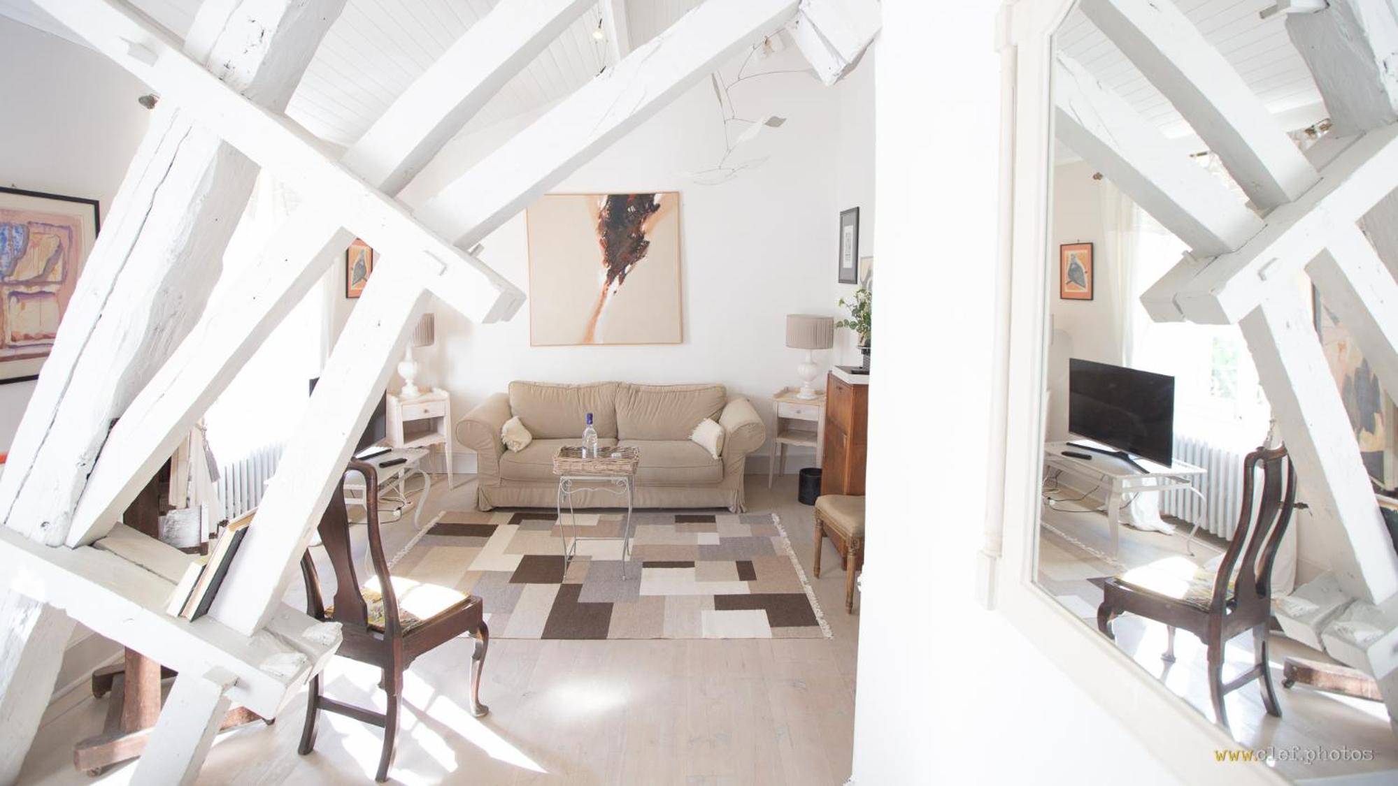 Duplex Suite - Photo 1