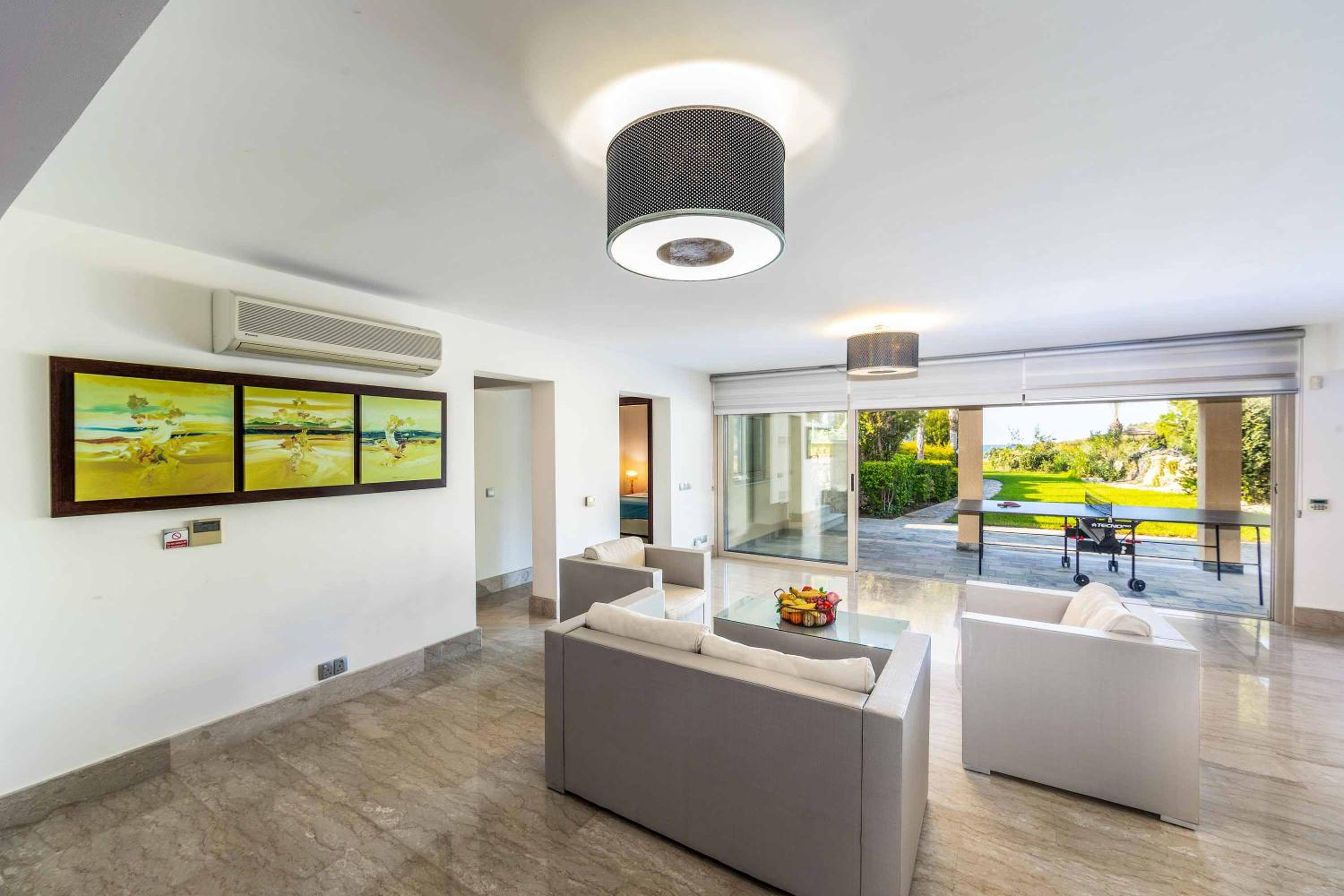 Villa photo 1