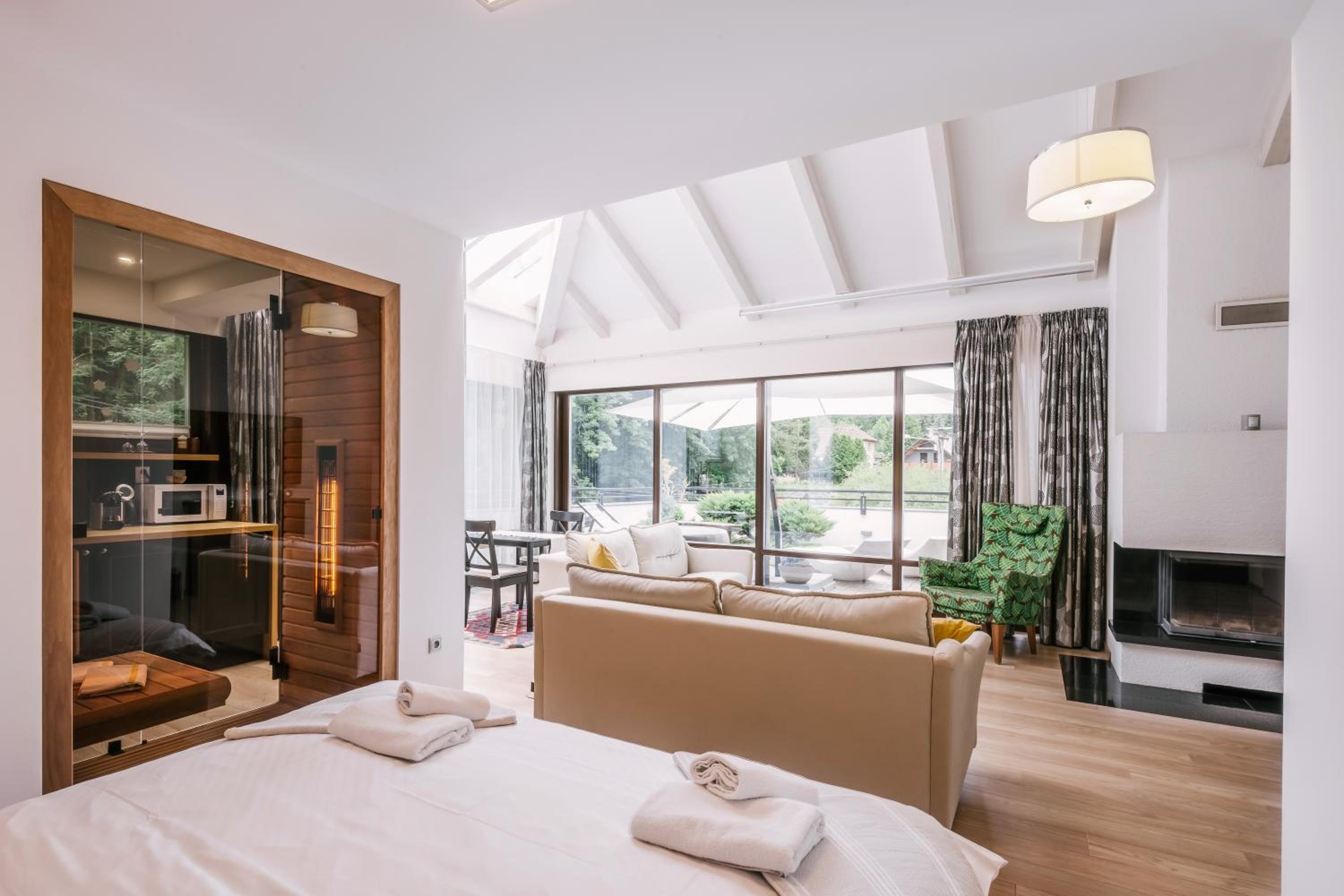 Suite with Jacuzzi - Photo 6
